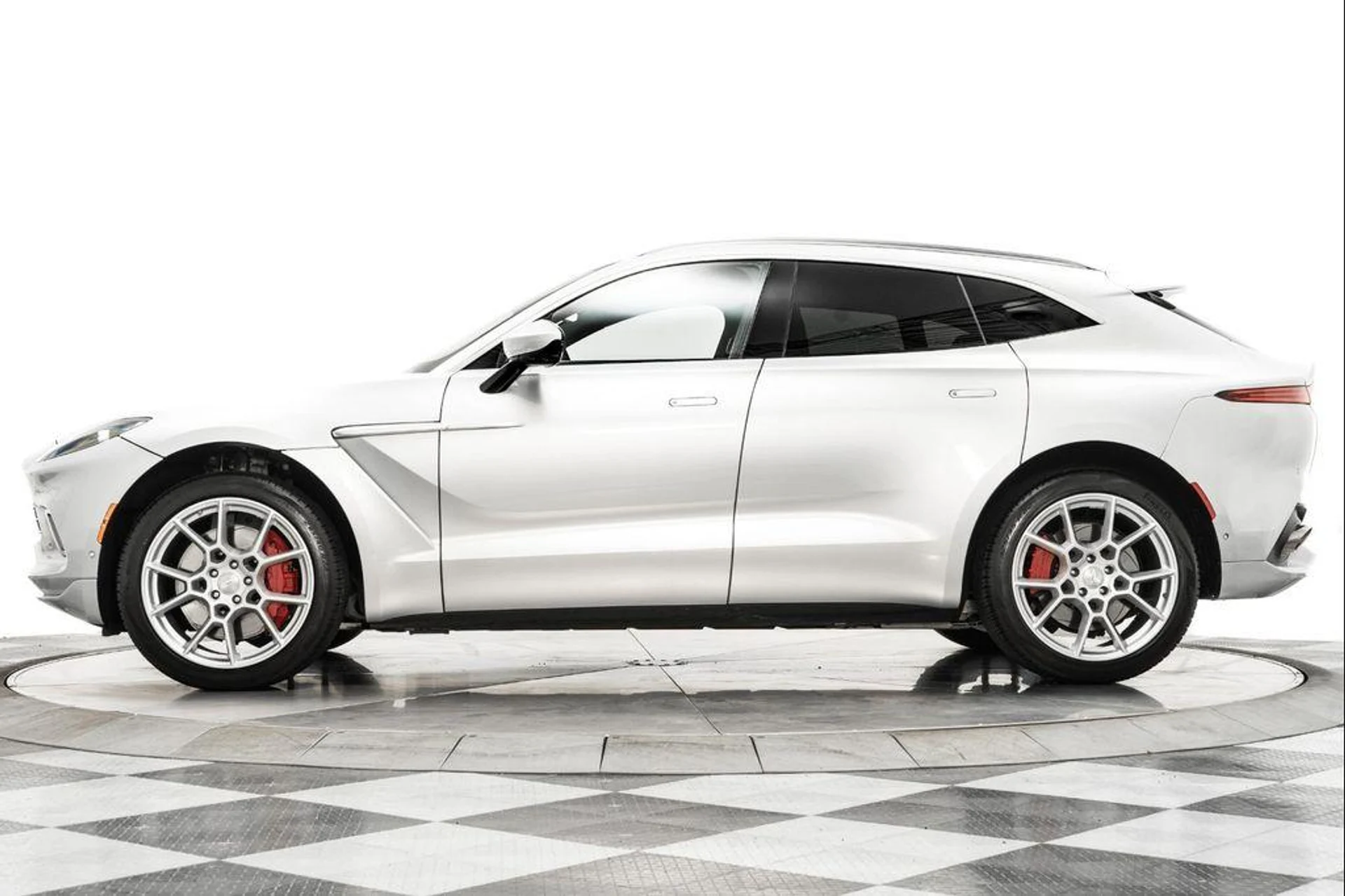 mph005_17984776_HR_5_Huaktn_7_Zav0_Y1uzn_I_Ya_Qewg_a12874abf9