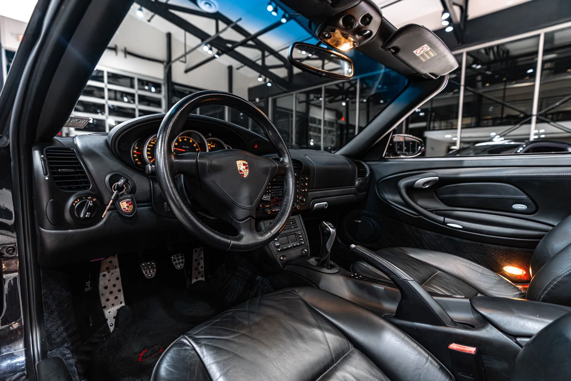 mph005_1799306375_13057_p6_l_c17e9e797b