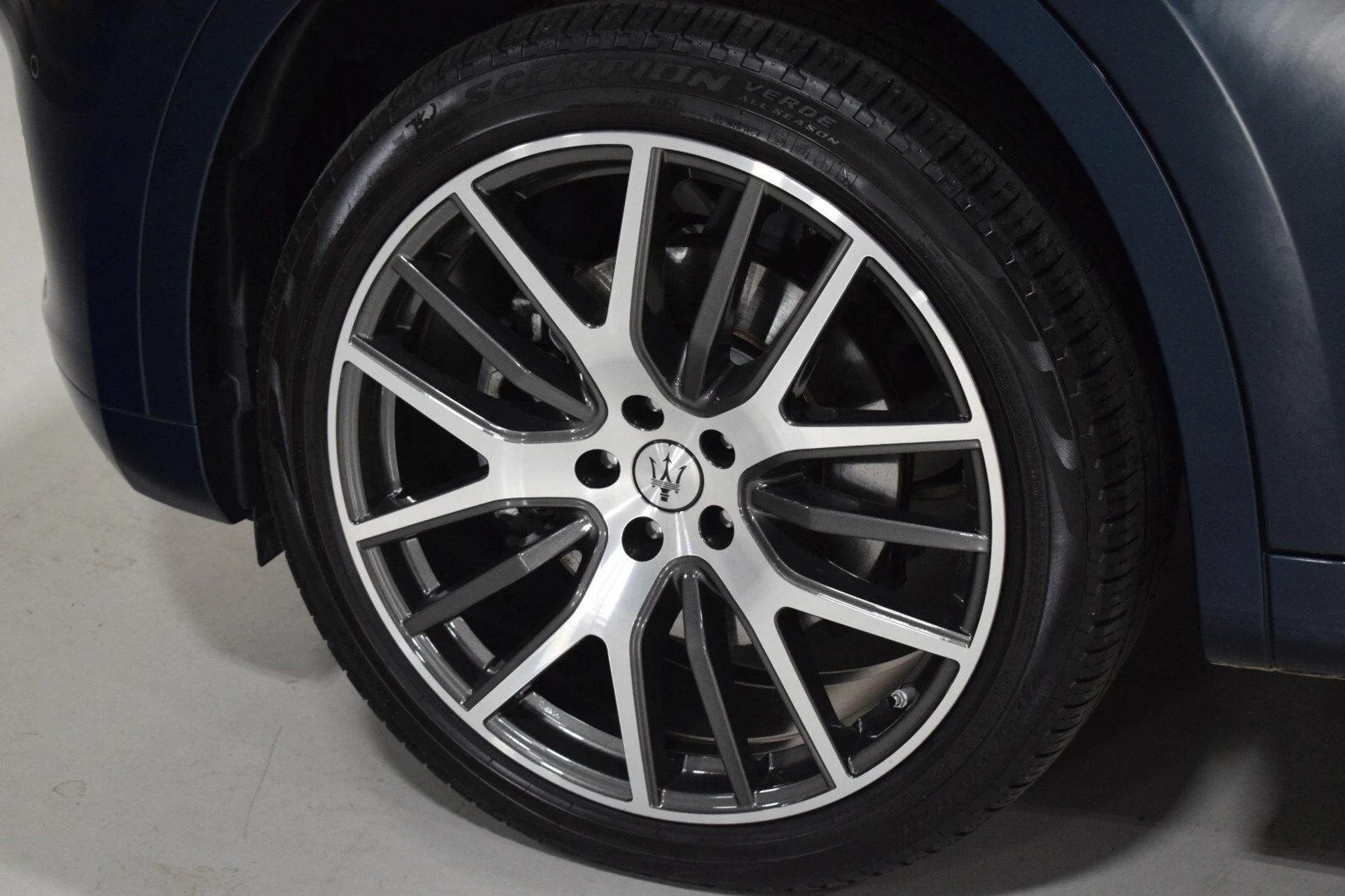 mph005_1810344583_cf2e9081124649db53e3bbe96bdcc940x_bd49d48923