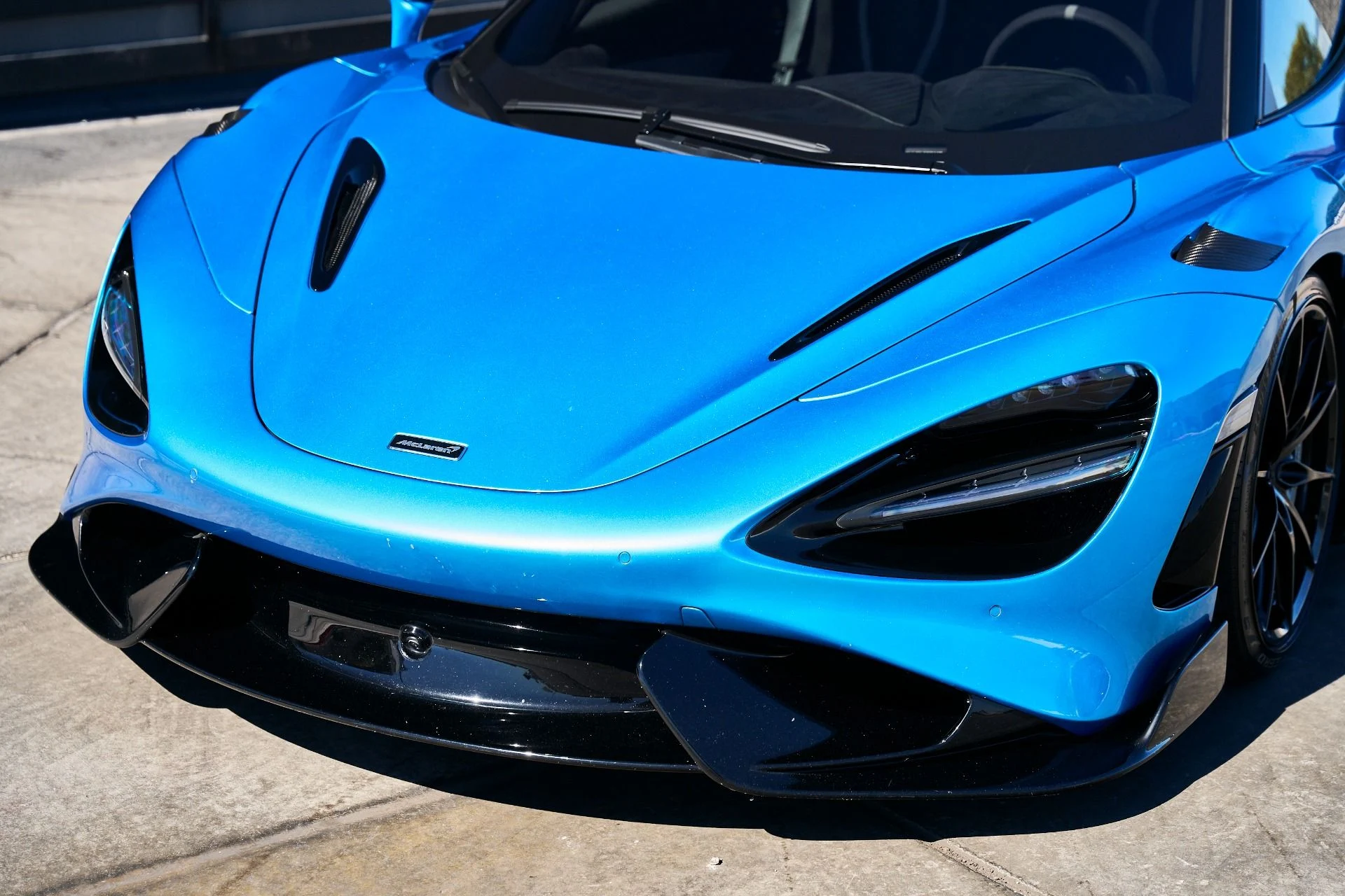 mph005_1810544462_Used_2021_Mc_Laren_765_LT_Base_1772822729_8a77676d38