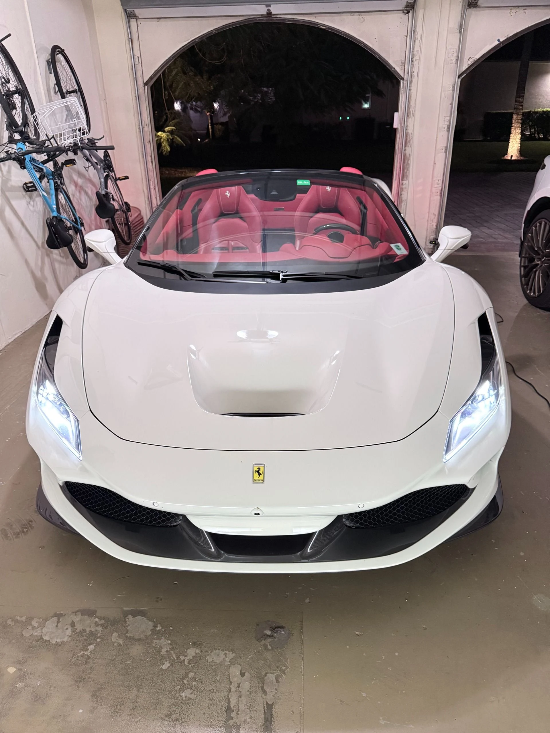 mph005_1819038398_Used_2021_Ferrari_F8_Spider_1761691354_b1414cf8af