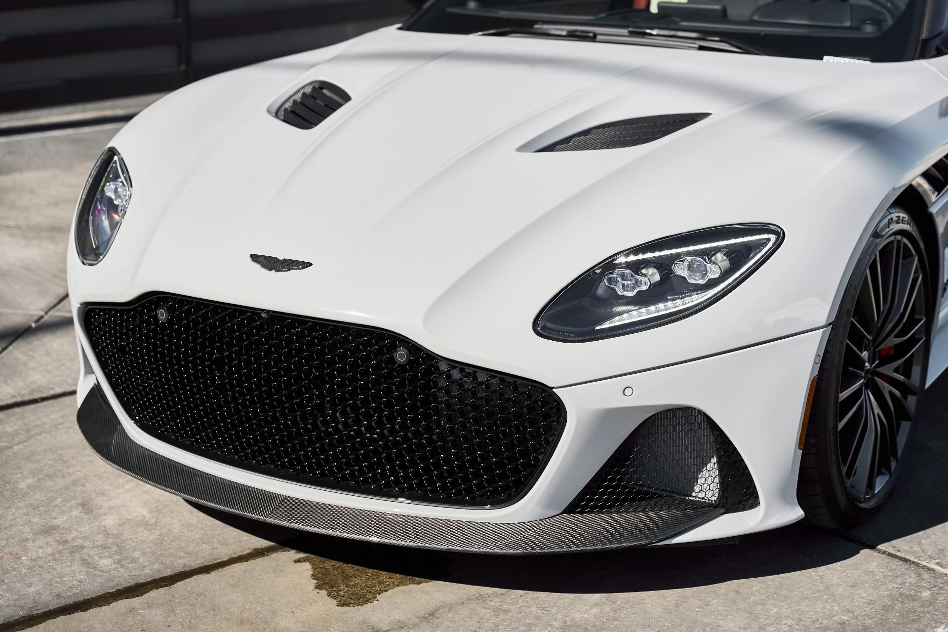 mph005_1819303261_Used_2023_Aston_Martin_DBS_Volante_1770513043_6956ad760e