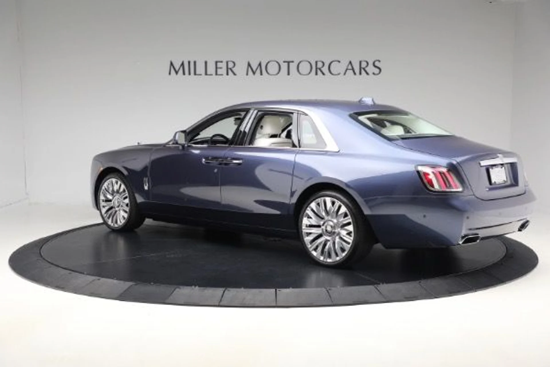 mph005_1820181901_New_2025_Rolls_Royce_Ghost_1059cc39e0