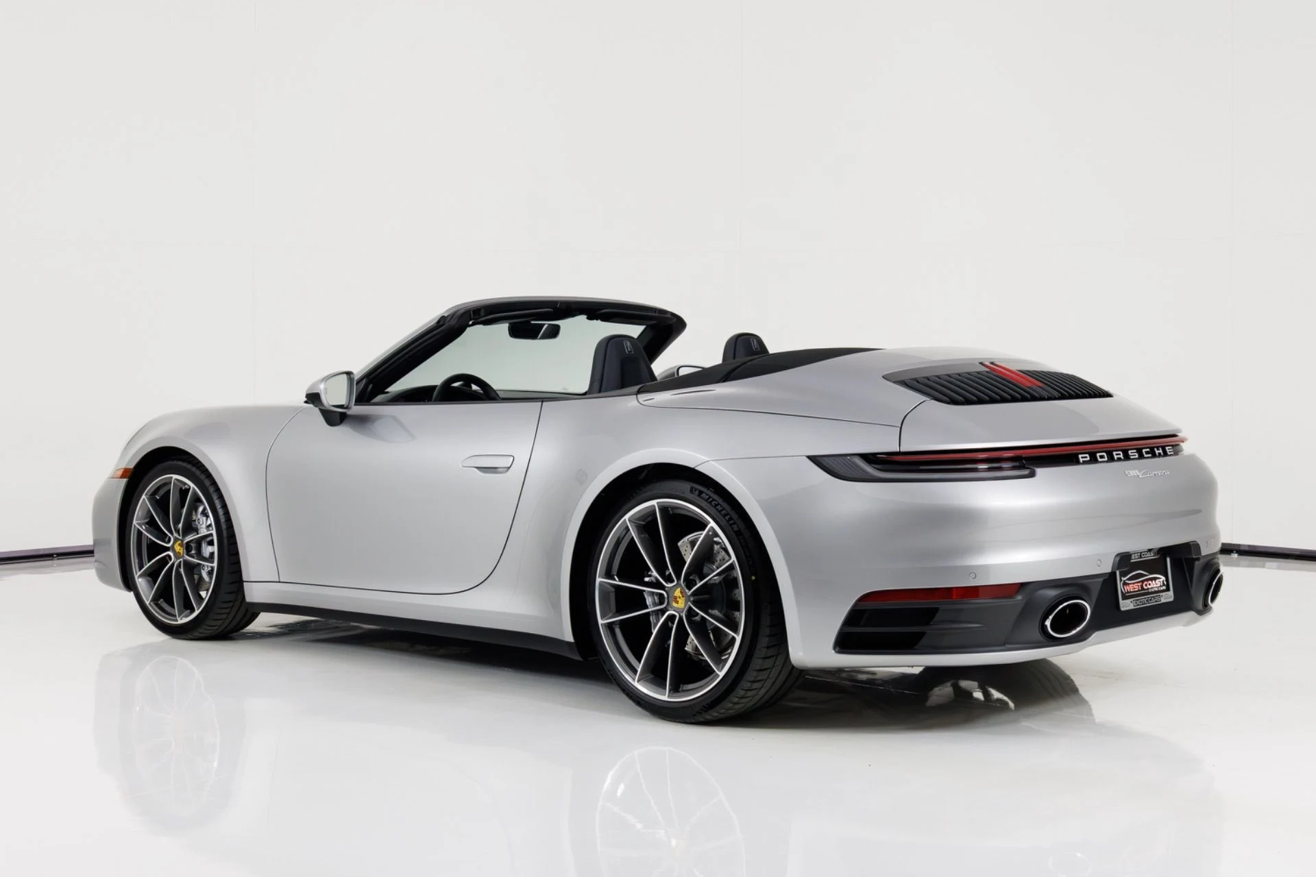 mph005_1828791829_Used_2022_Porsche_911_Carrera_1773941178_78756596bd