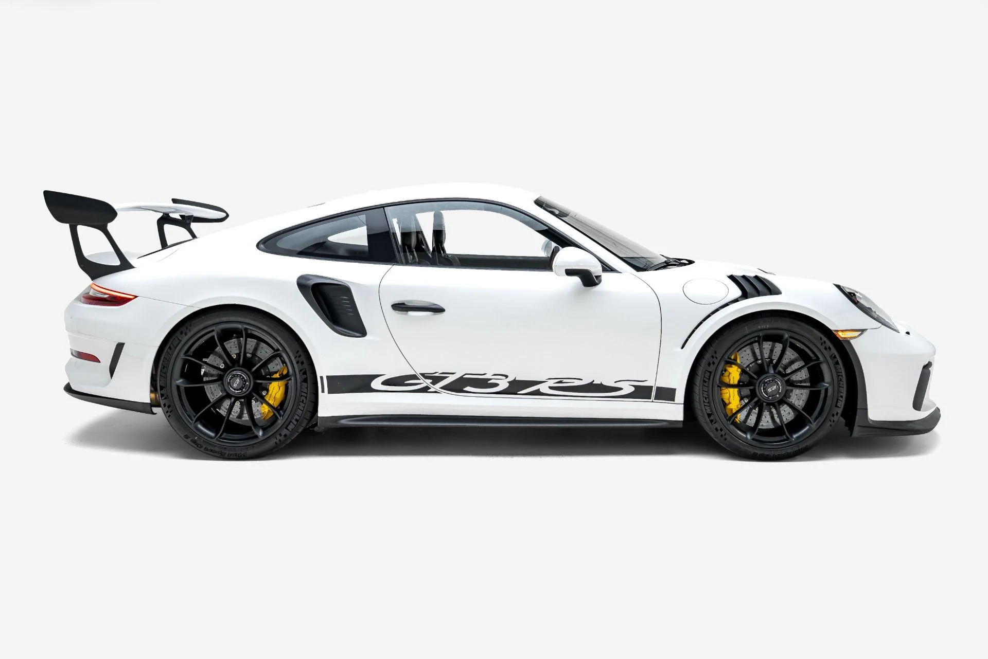 mph005_1828841283_Used_2019_Porsche_911_GT_3_RS_1787346267_42f7625cc4