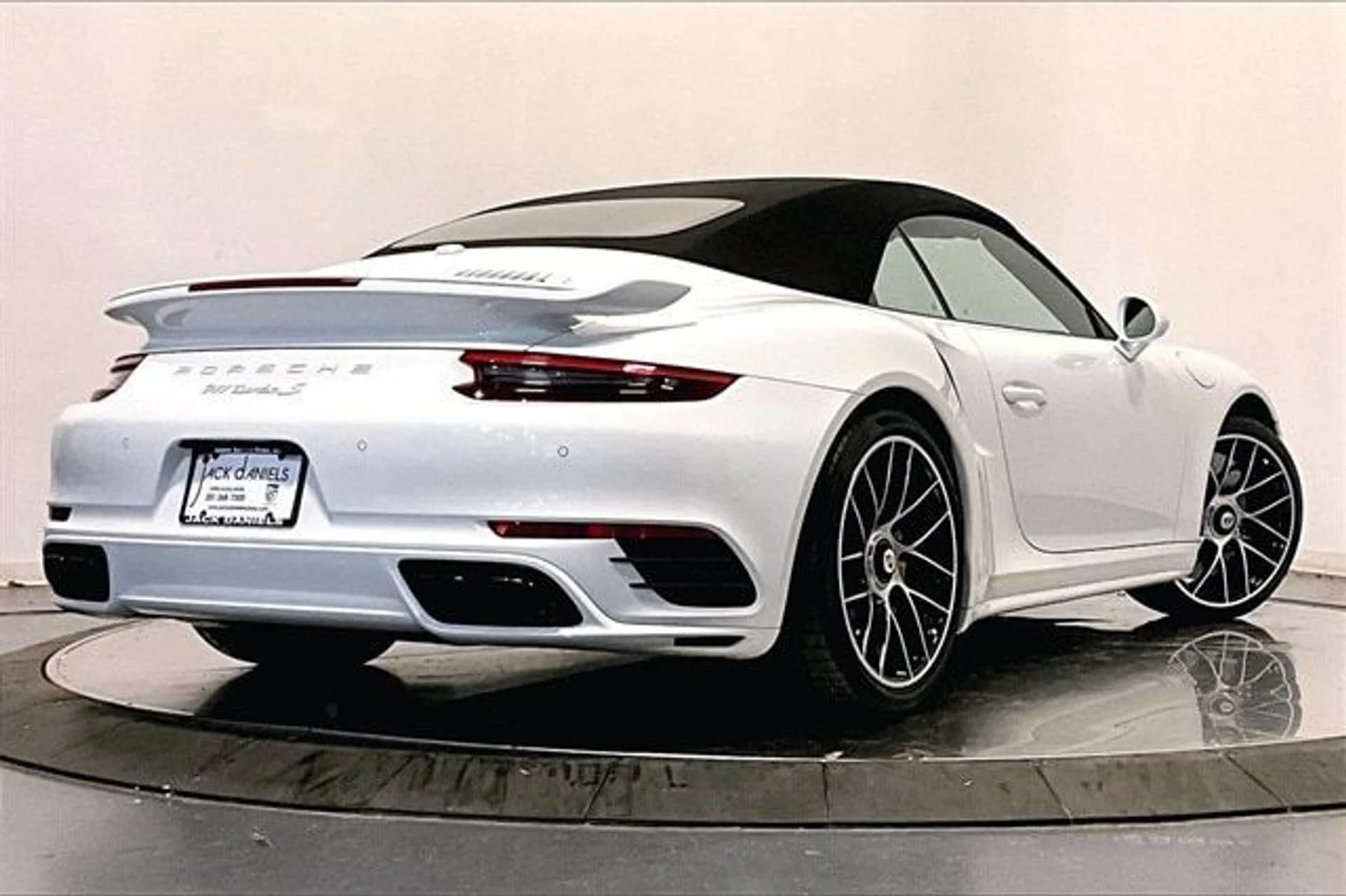 mph005_182942881_f6eeacb6347265977a56593f4a20b72bx_951091d365