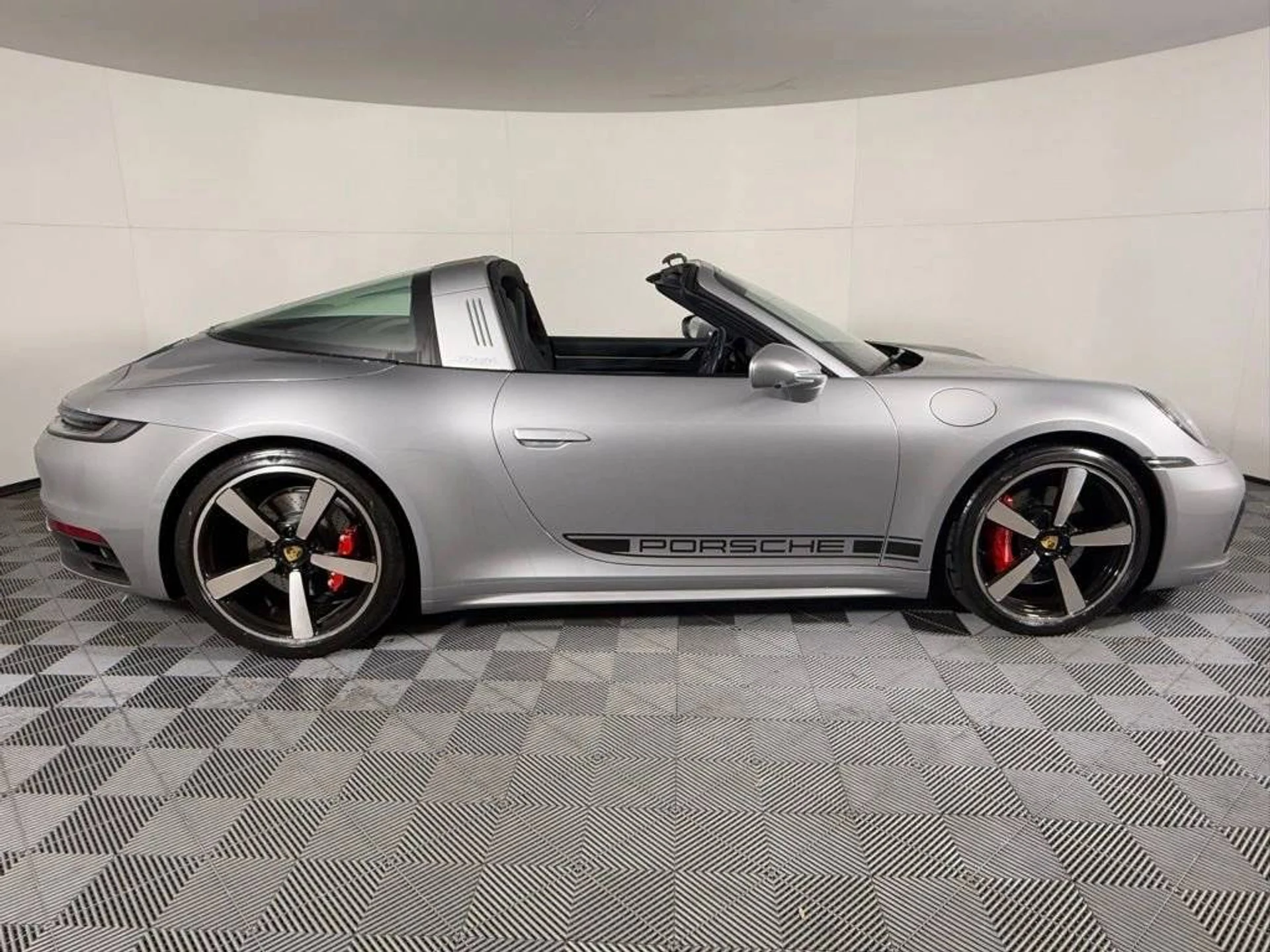 mph005_1831235983_1280_54e33a0c47