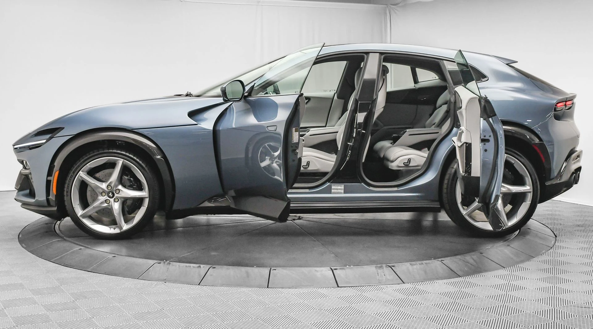 mph005_1832649038_fbaab30c_0021_4048_b37a_2e47da783a9f_855dad04fa