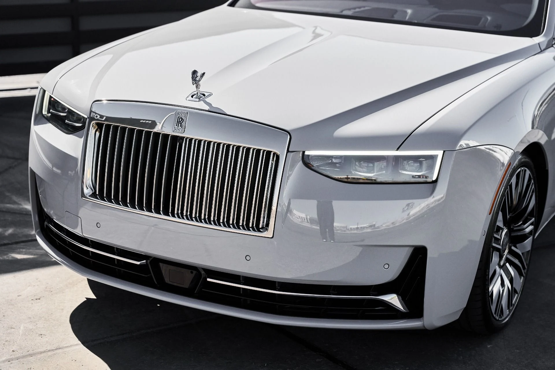 mph005_1837422926_Used_2025_Rolls_Royce_Ghost_Base_1780623237_9053251c12