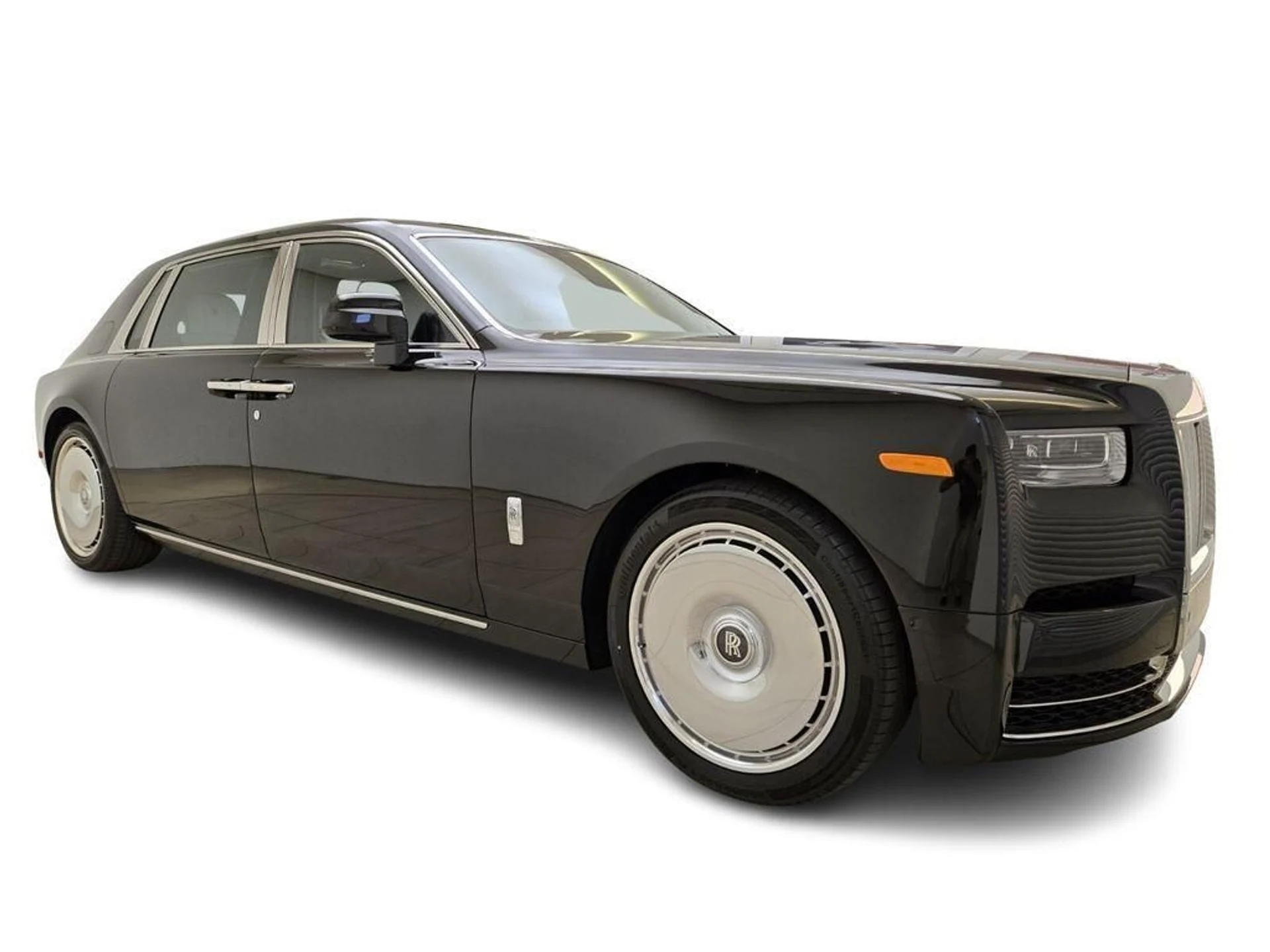 mph005_183985756_New_2026_Rolls_Royce_Phantom_1776489487_27743a4709