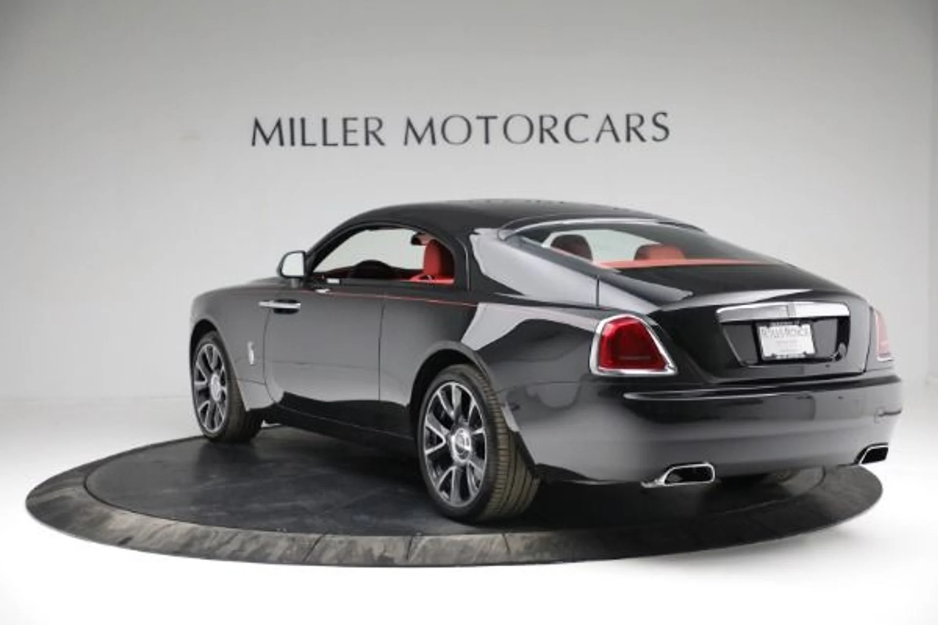 mph005_186222627_Used_2018_Rolls_Royce_Wraith_118f10782c