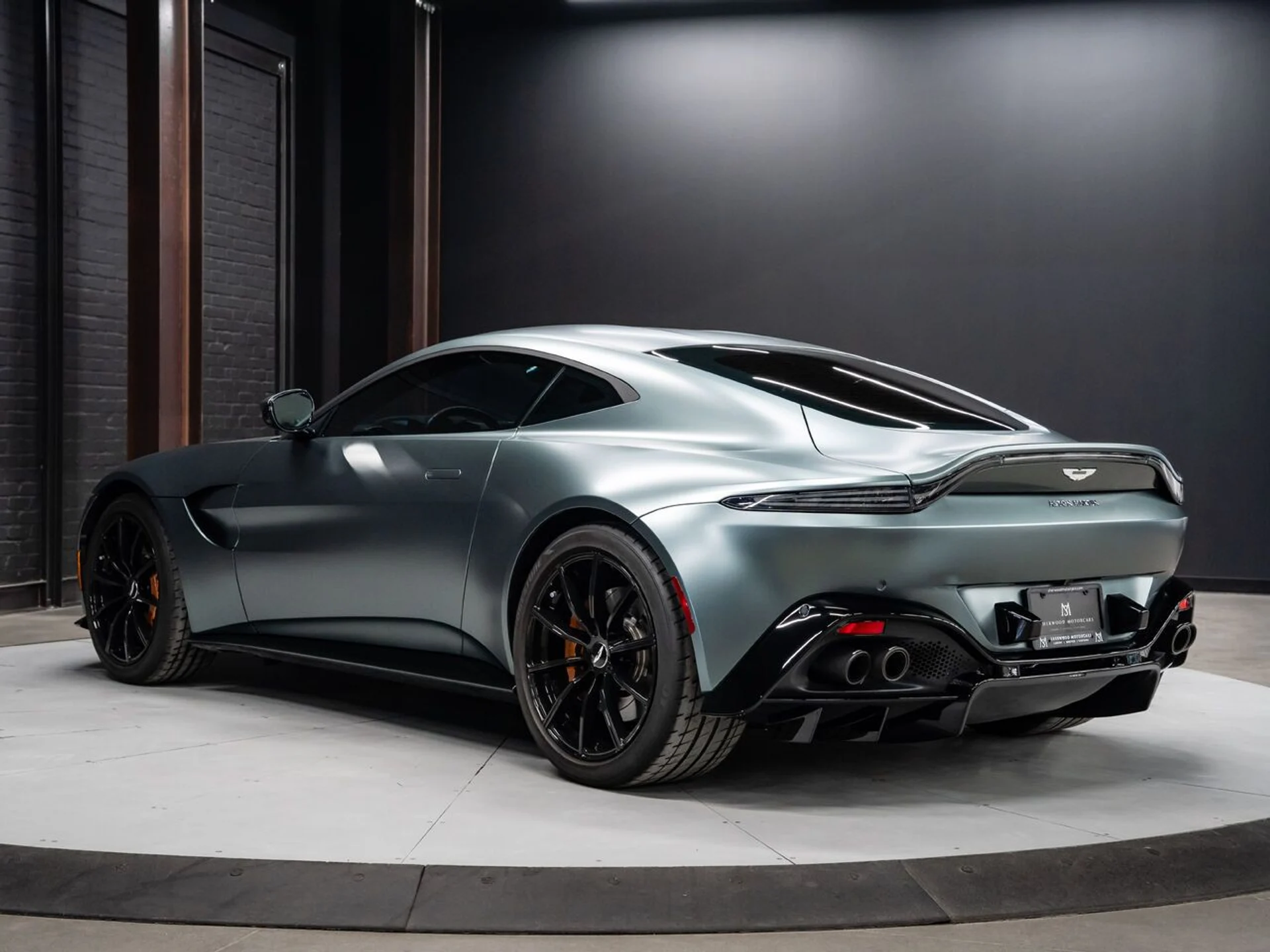 mph005_1863047903_aston_martin_vantage_2020_2e455872e9