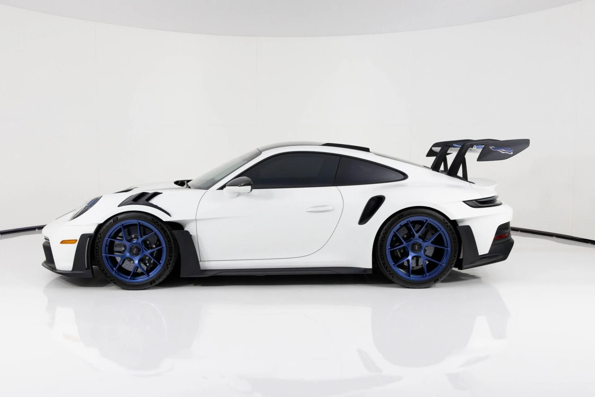 mph005_1869594855_Used_2024_Porsche_911_GT_3_RS_1763426457_a4473d593b