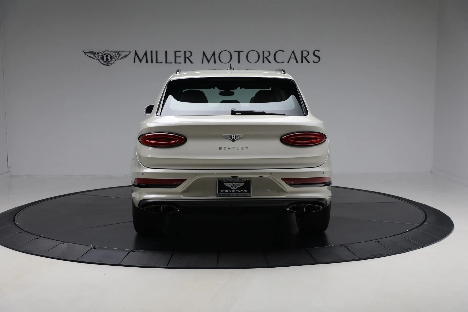 mph005_187348405_New_2025_Bentley_Bentayga_V8_0c23cd08b0