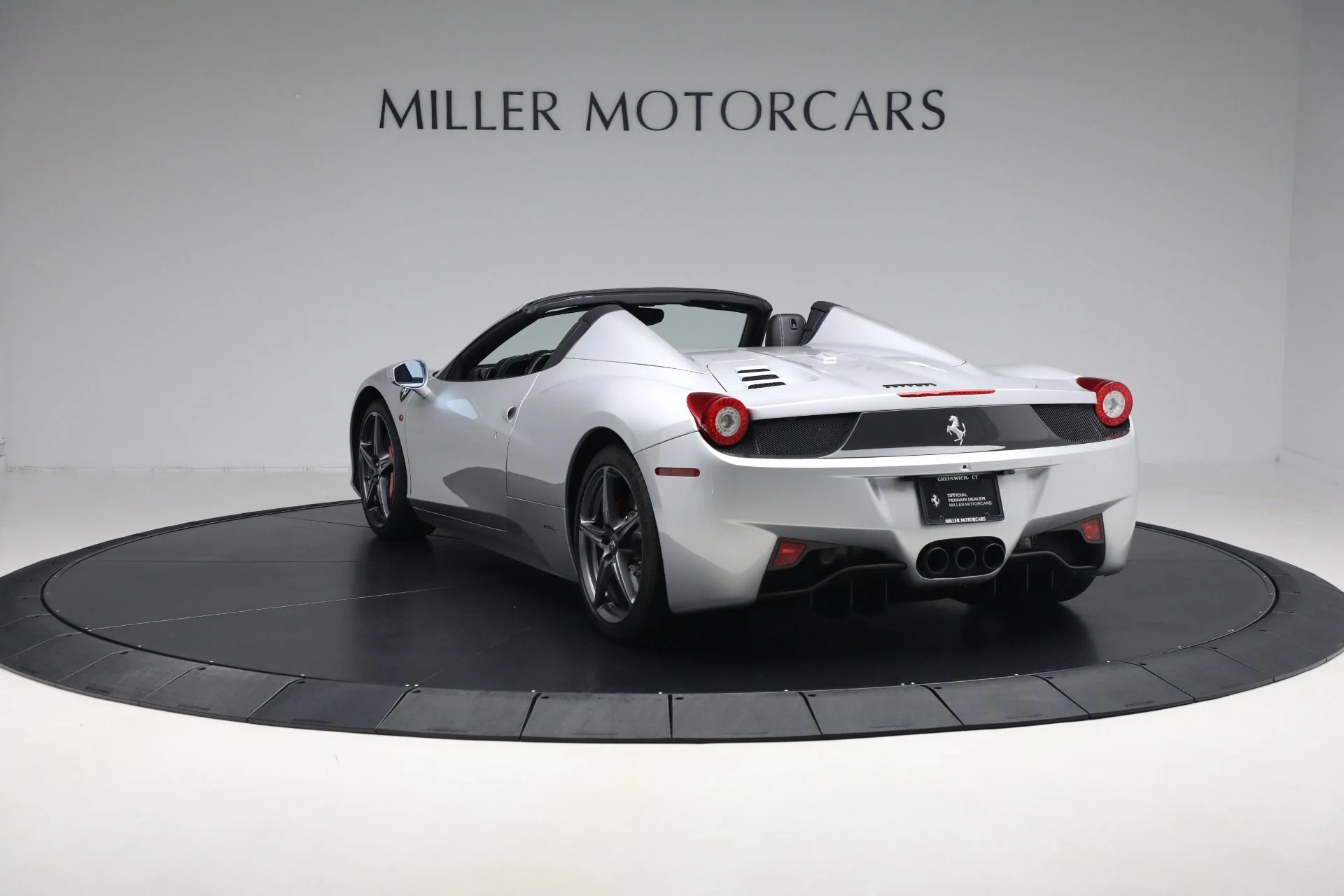 mph005_1877156993_Used_2015_Ferrari_458_Spider_a087301c4b