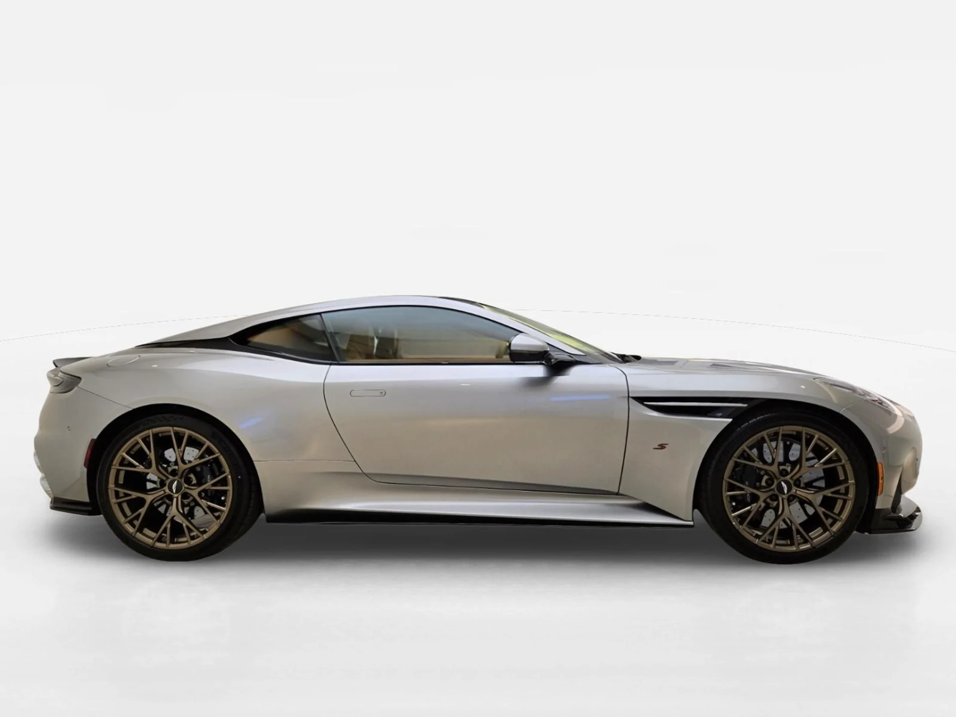 mph005_1882038677_New_2026_Aston_Martin_DB_12_1787289712_75da42a35e