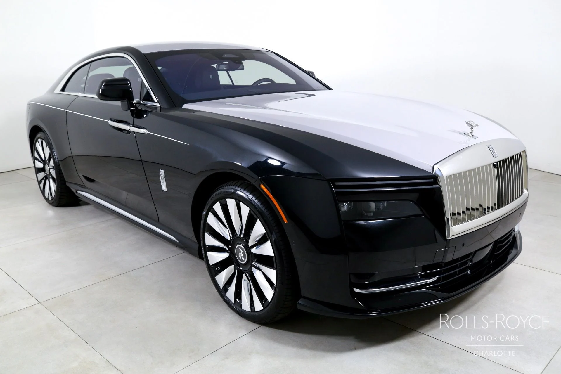 mph005_1882424314_Used_2025_Rolls_Royce_Spectre_1757533458_aed4d3753d