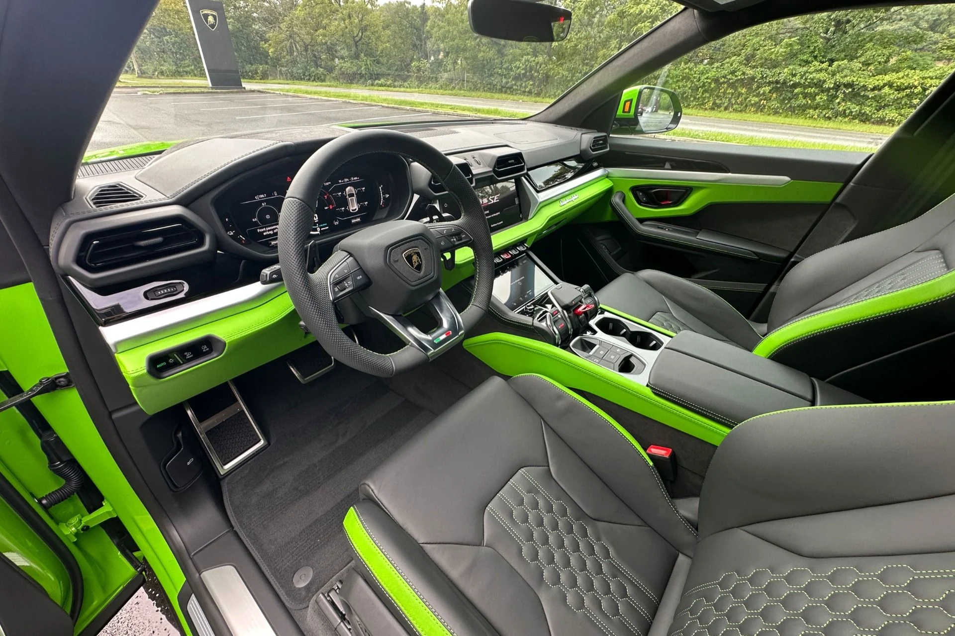 mph005_1885140255_New_2026_Lamborghini_Urus_SE_1788785792_d9f3fd8c82
