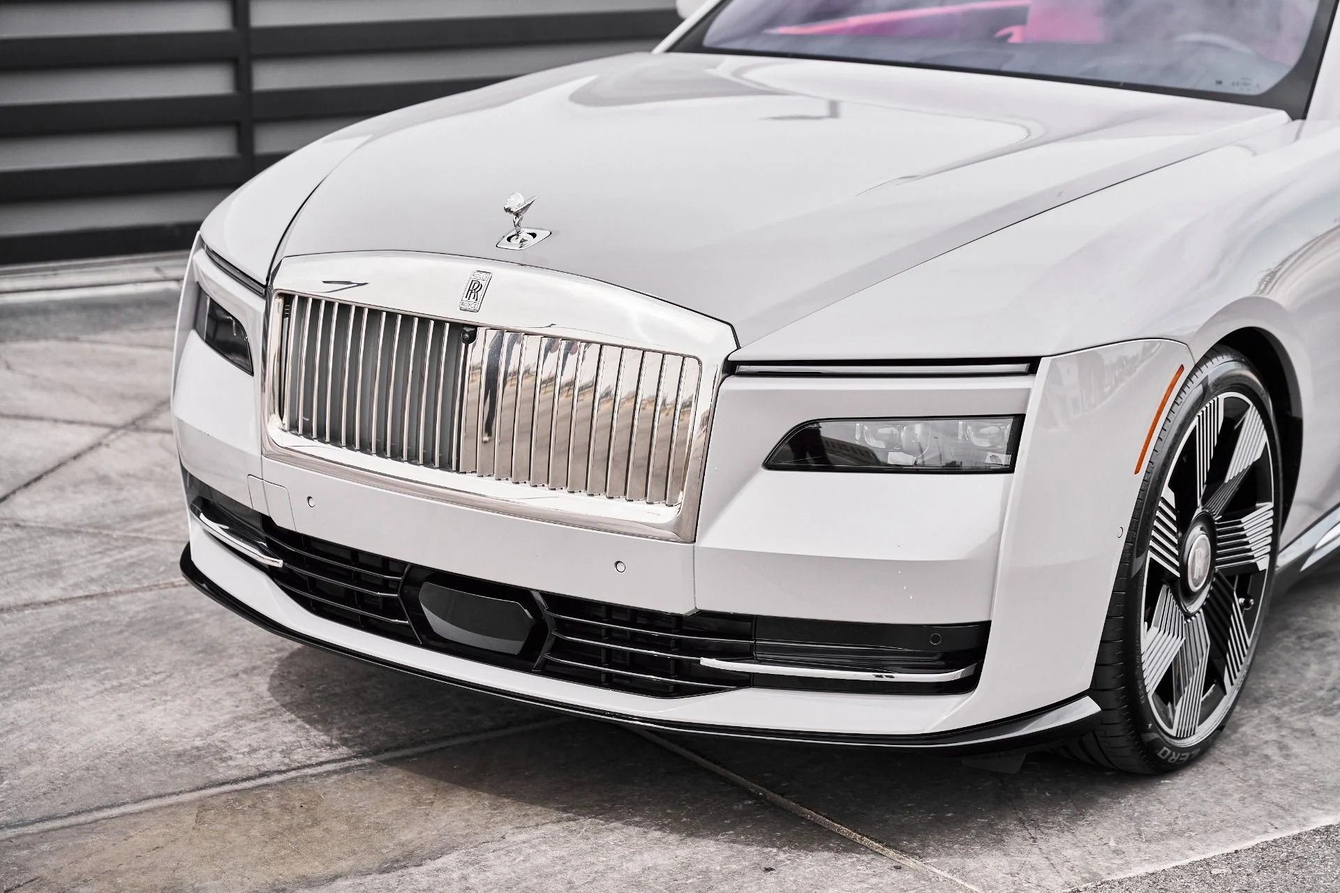mph005_18870954_Used_2025_Rolls_Royce_Spectre_Base_1775928247_1b8c0fbc4a