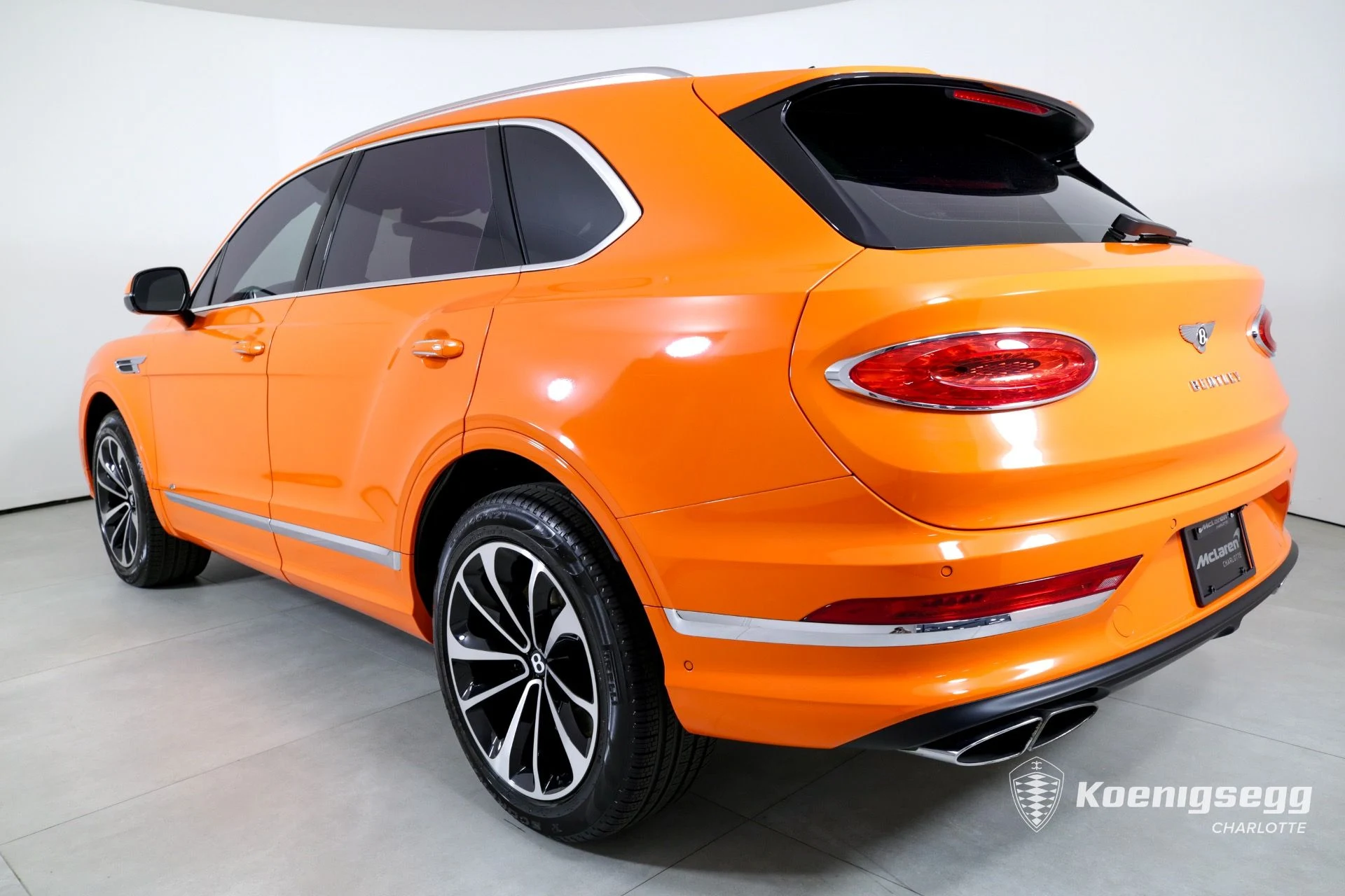 mph005_1888985962_Used_2022_Bentley_Bentayga_V8_1713469651_ee3b889782