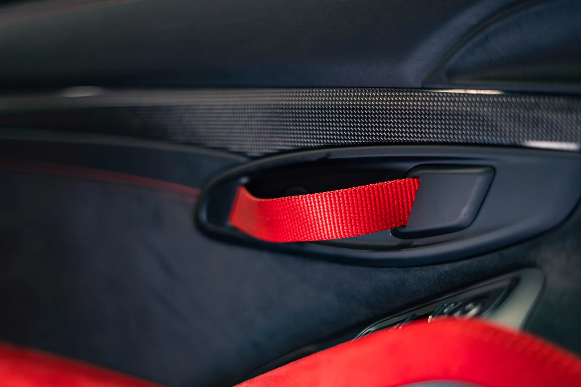 mph005_1891996752_Used_2018_Porsche_911_GT_2_RS_1777474085_213ce0f9b3