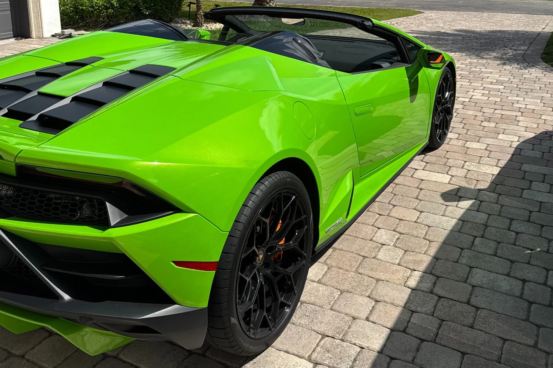 mph005_1897972645_Used_2023_Lamborghini_Huracan_EVO_Spyder_1744393350_0a10e87207