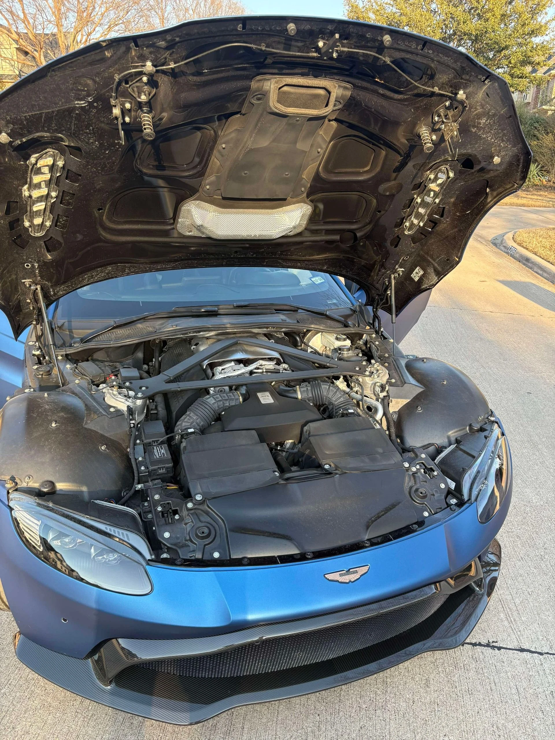 mph005_1899236402_Used_2020_Aston_Martin_Vantage_AMR_1742509283_d97d7a91d0