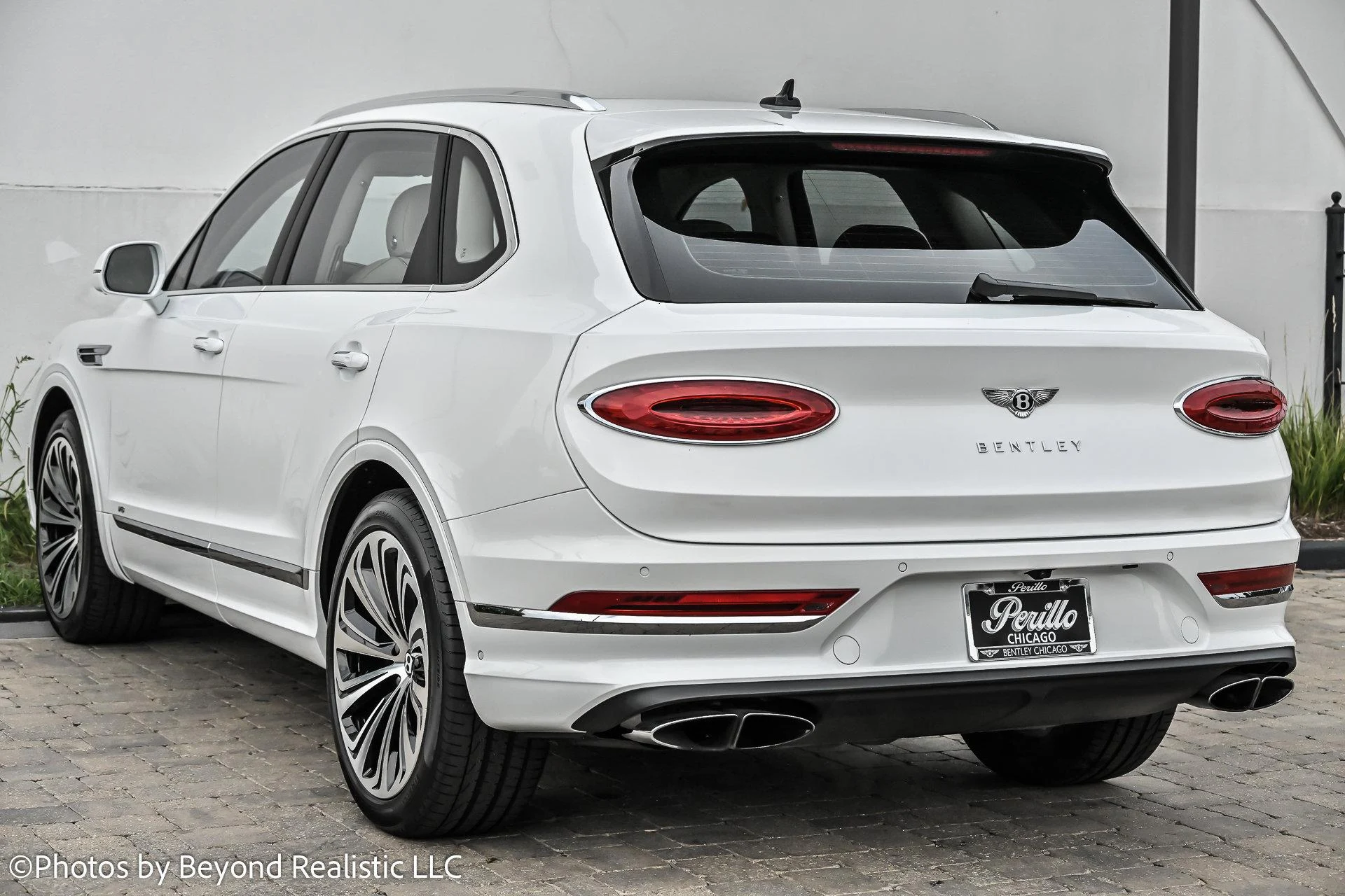 mph005_190747393_Used_2022_Bentley_Bentayga_V8_Mulliner_Driving_Specification_1755763420_92a2b5ee8c