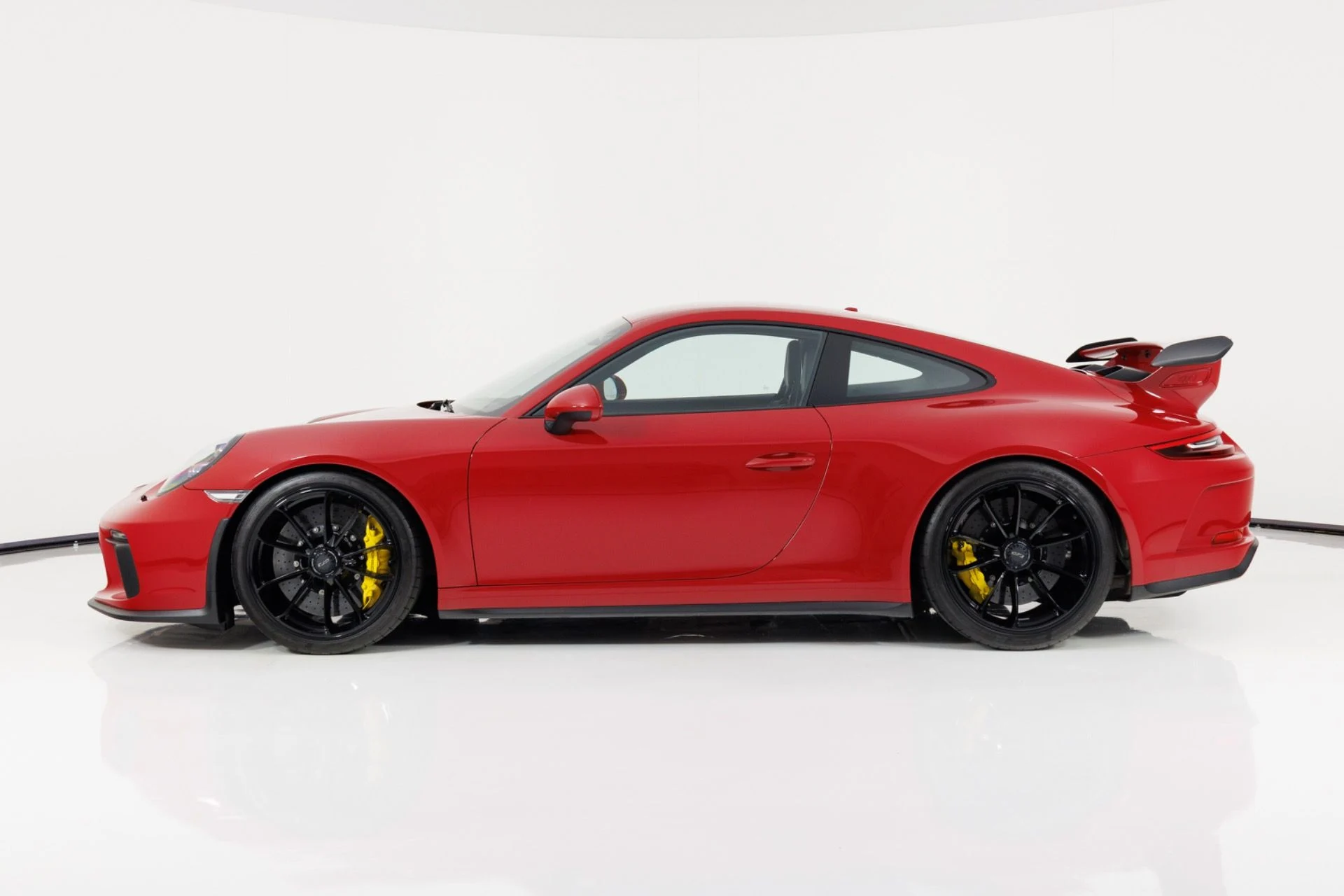 mph005_1914952685_Used_2018_Porsche_911_GT_3_1781113306_a23cfdffb6