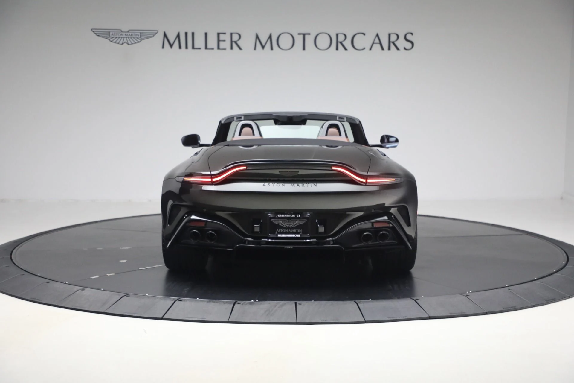 mph005_191991665_New_2026_Aston_Martin_Vantage_S_Roadster_1787329518_87cc173912