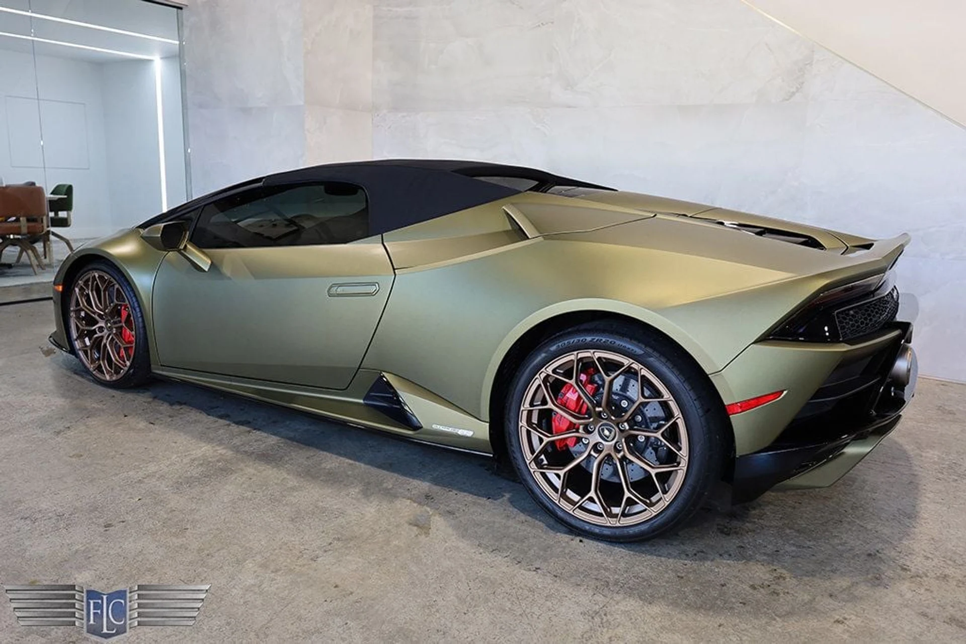 mph005_1923862682_used_2022_lamborghini_huracan_evo_spyderrwd_9689_22989823_6_1024_8afc09eaf1