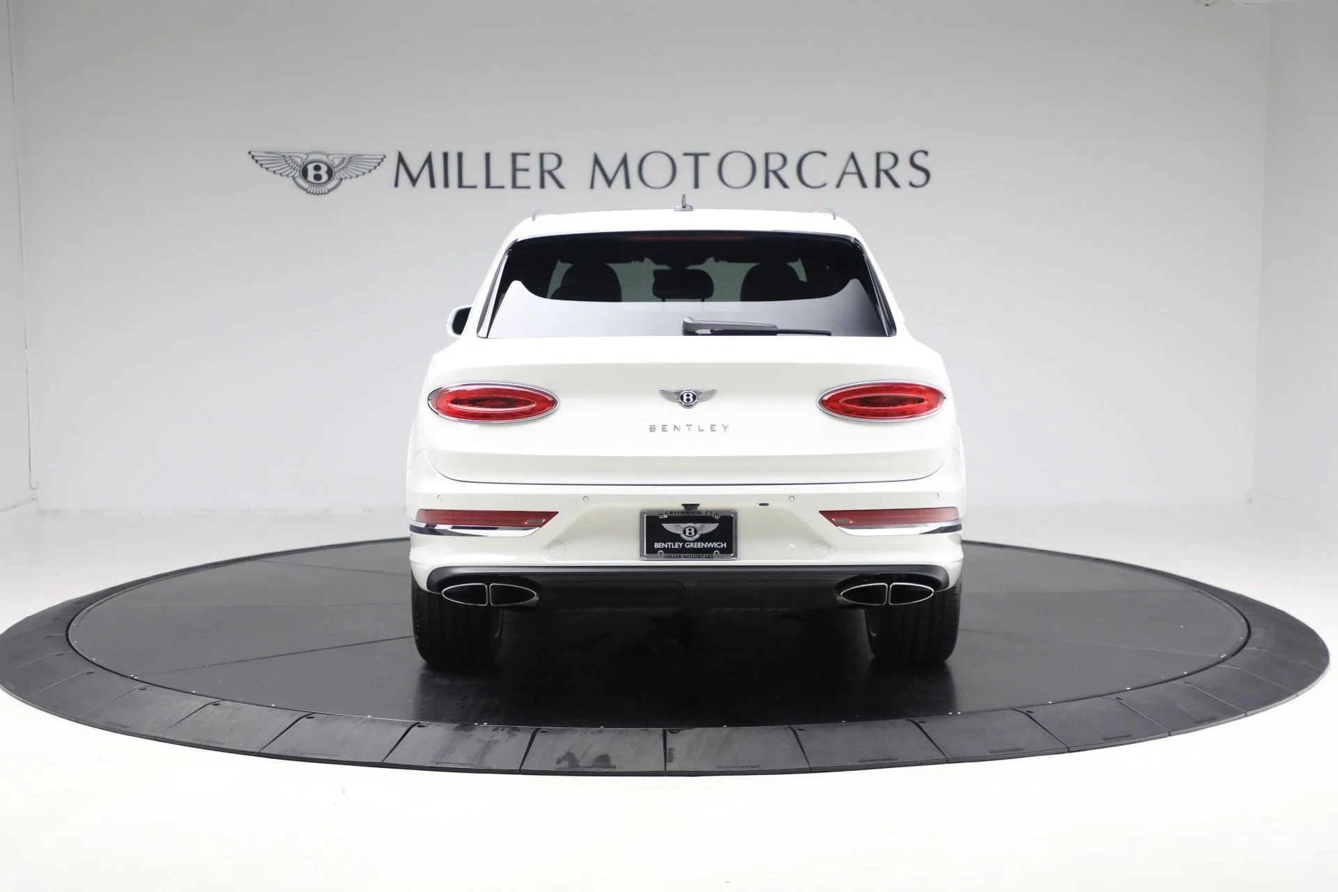 mph005_1927266082_Used_2023_Bentley_Bentayga_V8_9f3772e48c