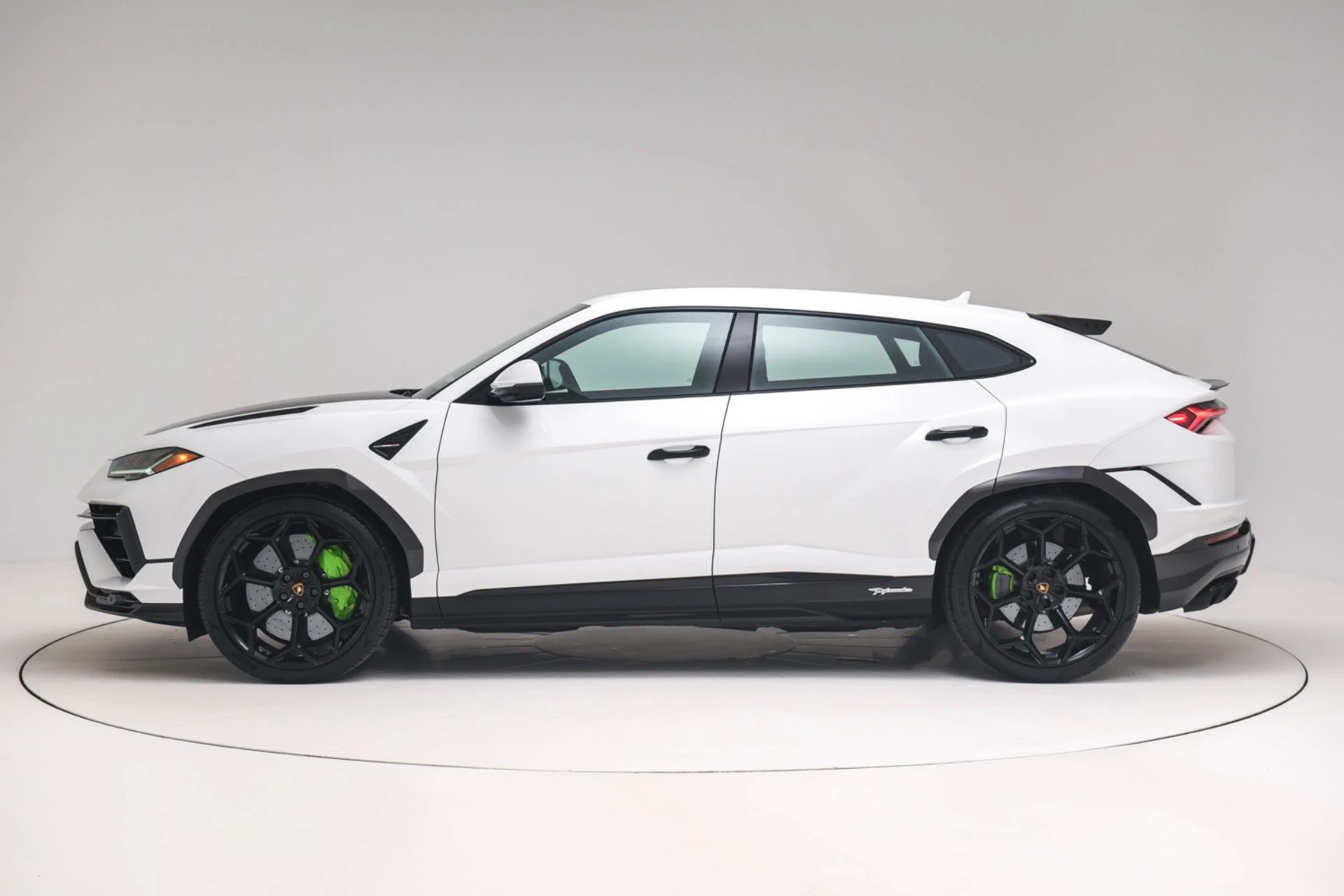 mph005_1934213151_Used_2024_Lamborghini_Urus_Performante_1775674449_1cc54266a4