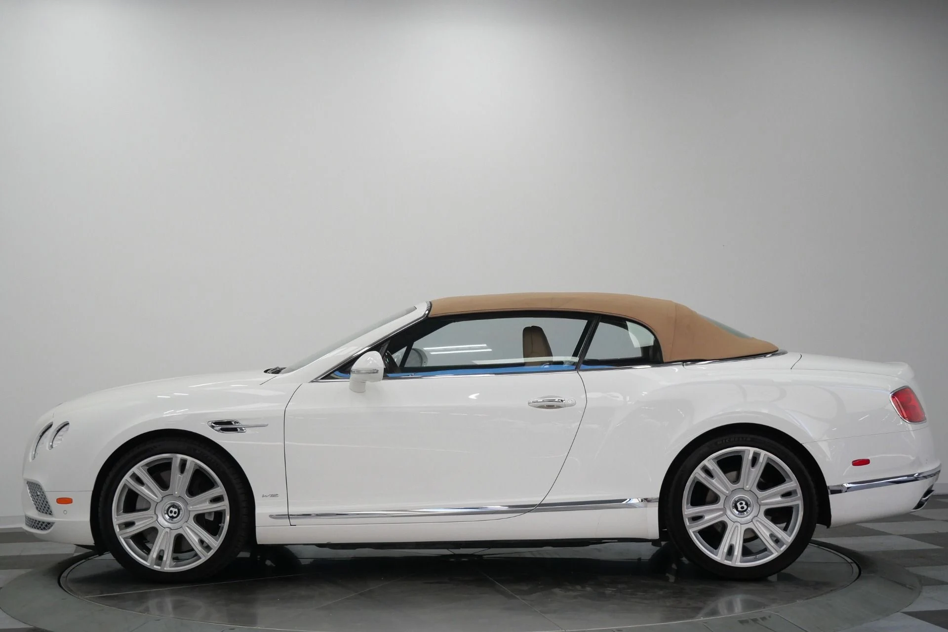 mph005_1935945381_Used_2018_Bentley_Continental_GTC_W12_Extended_Burl_Veneers_Low_Miles_1781289953_0930ae3528