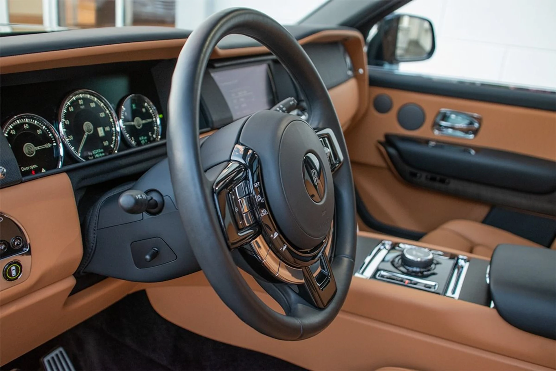 mph005_1944496401_Used_2019_Rolls_Royce_Cullinan_1739029975_56890bd3dc