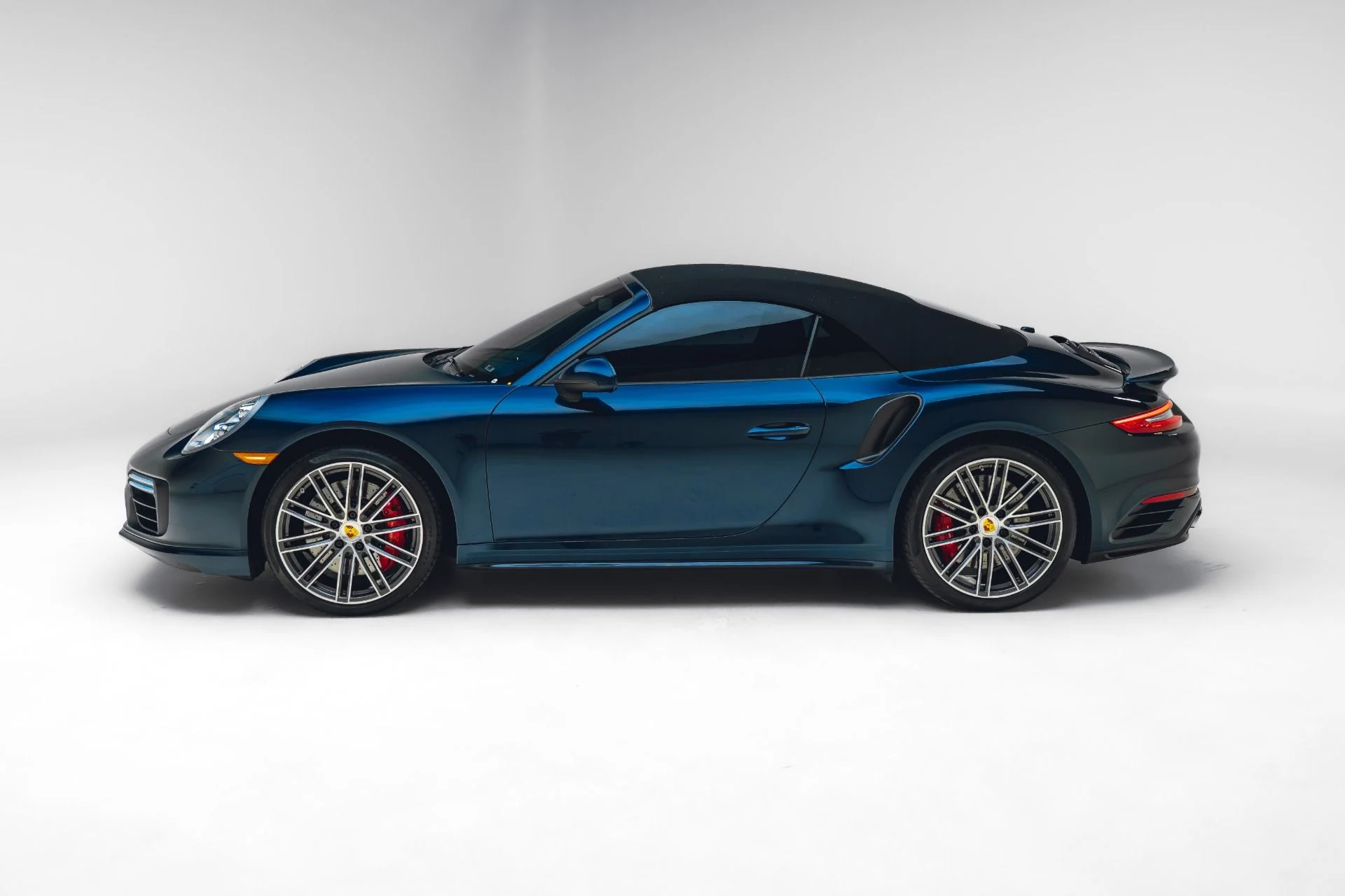 mph005_1950477433_Used_2019_Porsche_911_Turbo_1781652561_11df1fbdc6