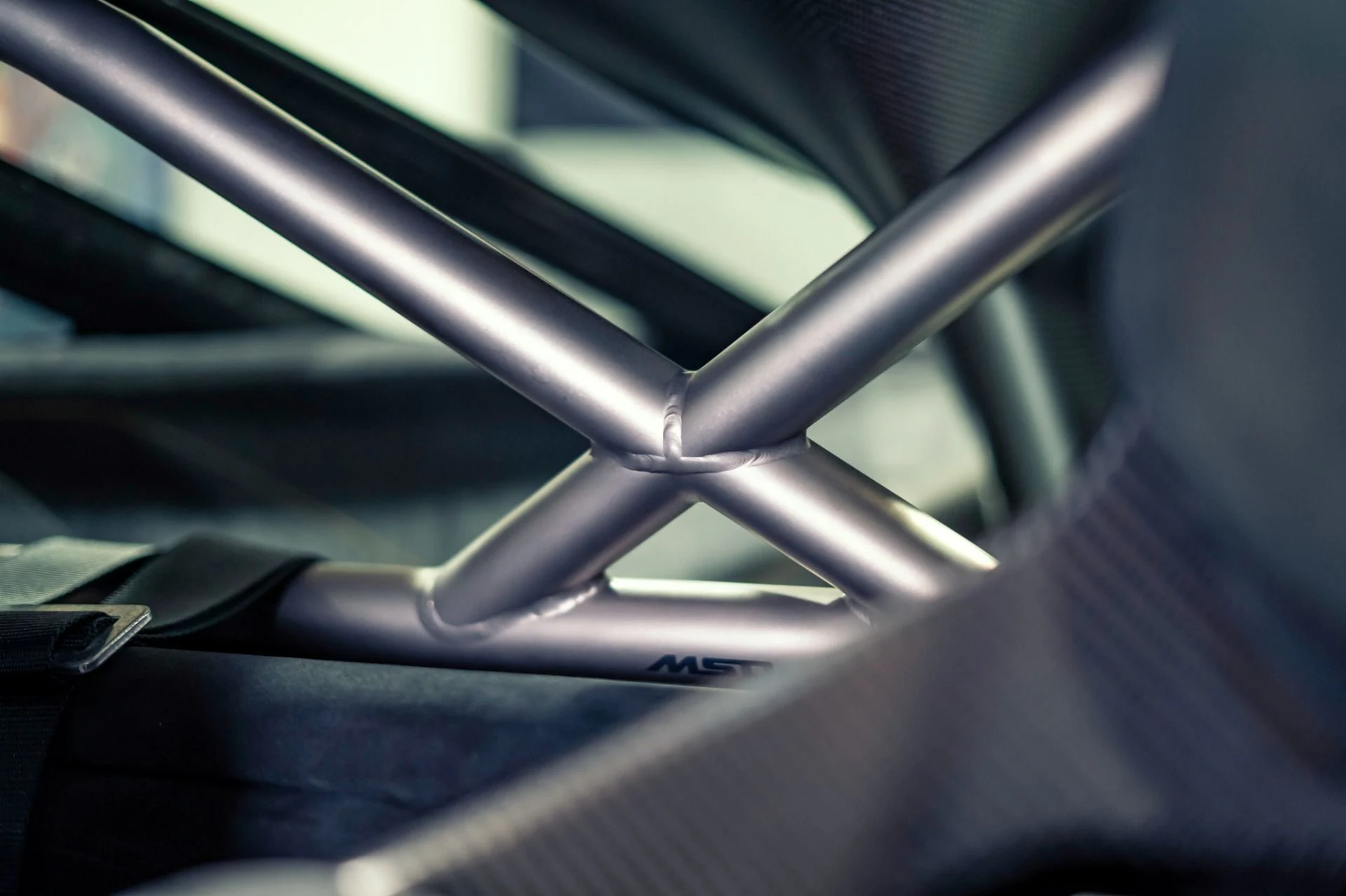 mph005_1953597501_Used_2021_Mc_Laren_765_LT_568000_MSRP_Chicane_Grey_Carbon_Roof_Scoop_1779213543_2e393284fc