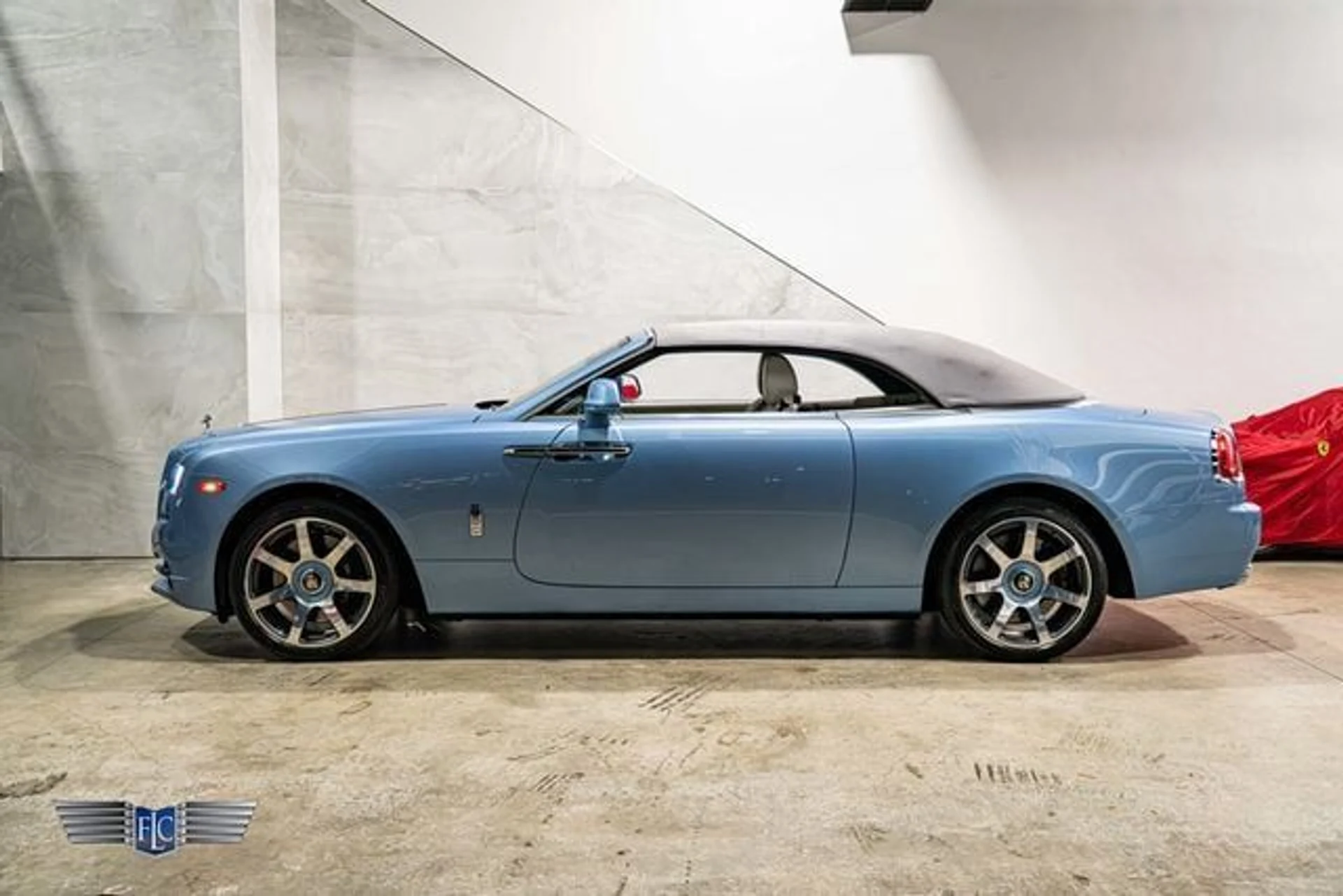 mph005_1960690035_used_2017_rolls_royce_dawn_convertible_9689_23094548_10_640_7927090f81