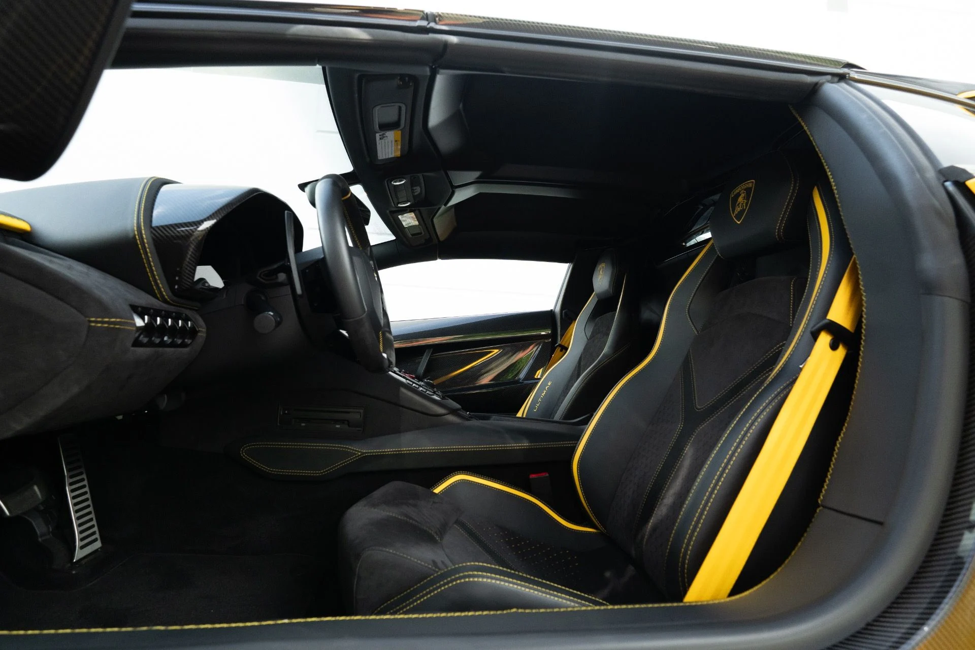 mph005_1964742776_Used_2022_Lamborghini_Aventador_LP_780_4_Ultimae_1757714109_6fd9d831b3