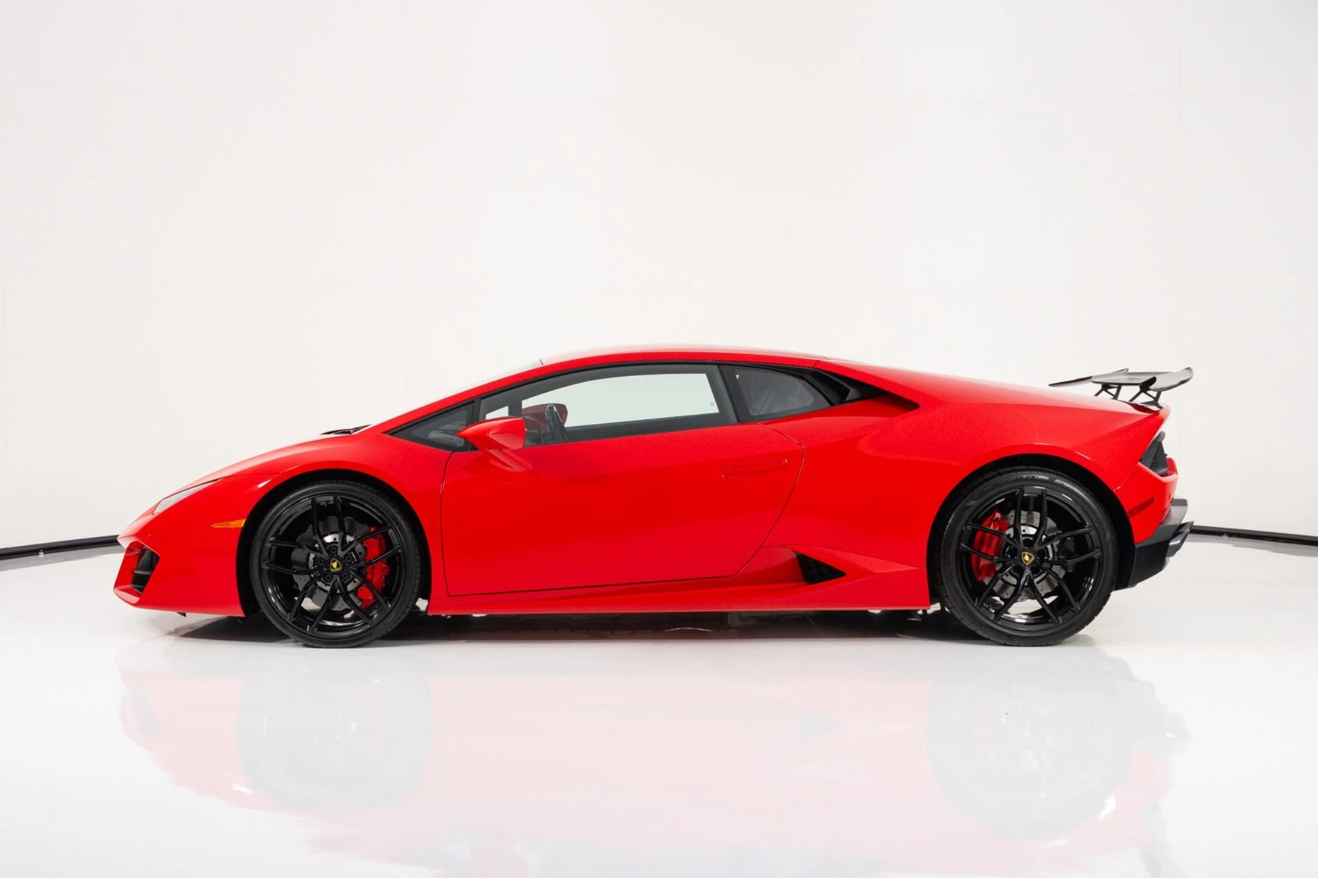mph005_1967999180_Used_2017_Lamborghini_Huracan_LP_580_2_1787346269_b106da5730