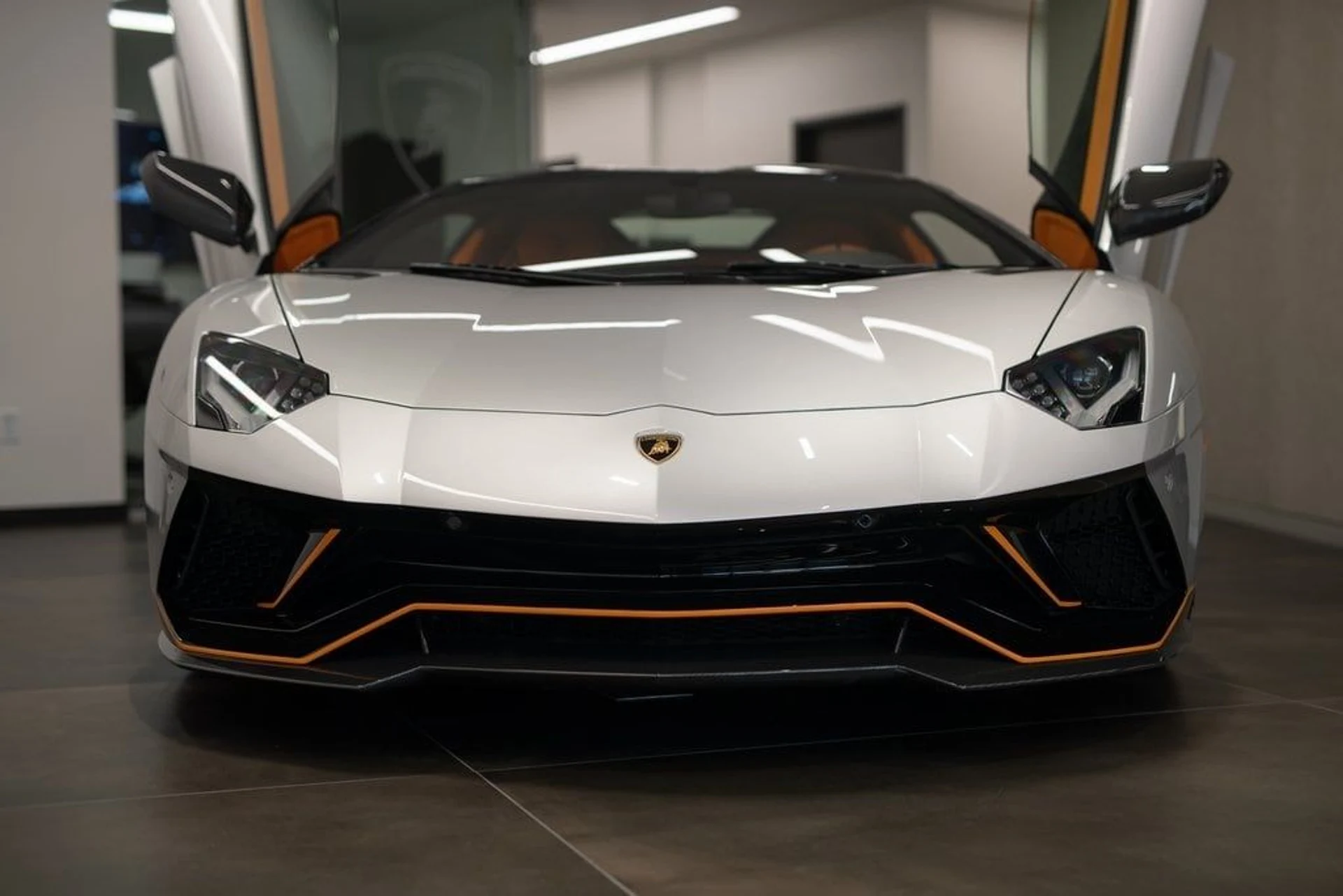 mph005_197344482_680419a4a5384fdb2ffd9be53a34784ax_67e0604dd5