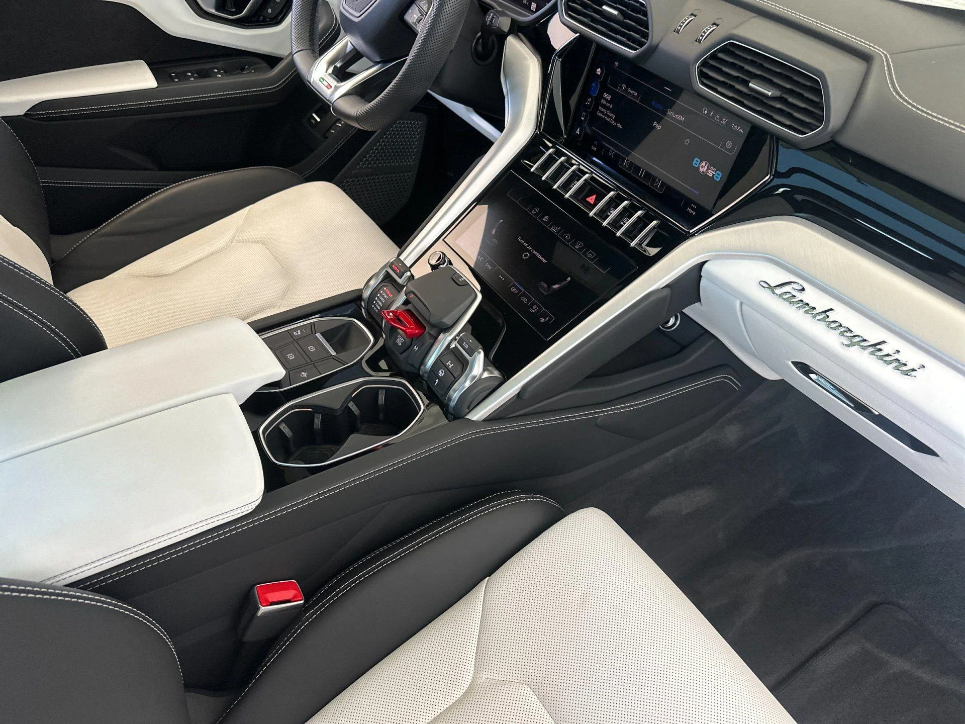 mph005_1984146881_Used_2020_Lamborghini_Urus_1775203720_97c00adc95