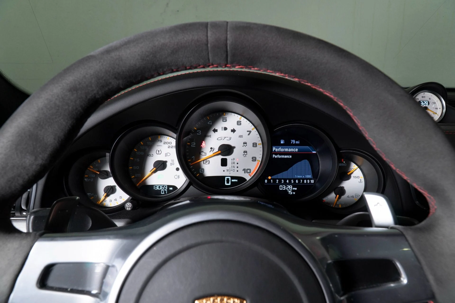 mph005_1984161324_Used_2015_Porsche_911_GT_3_1777044815_e546b3cbe3