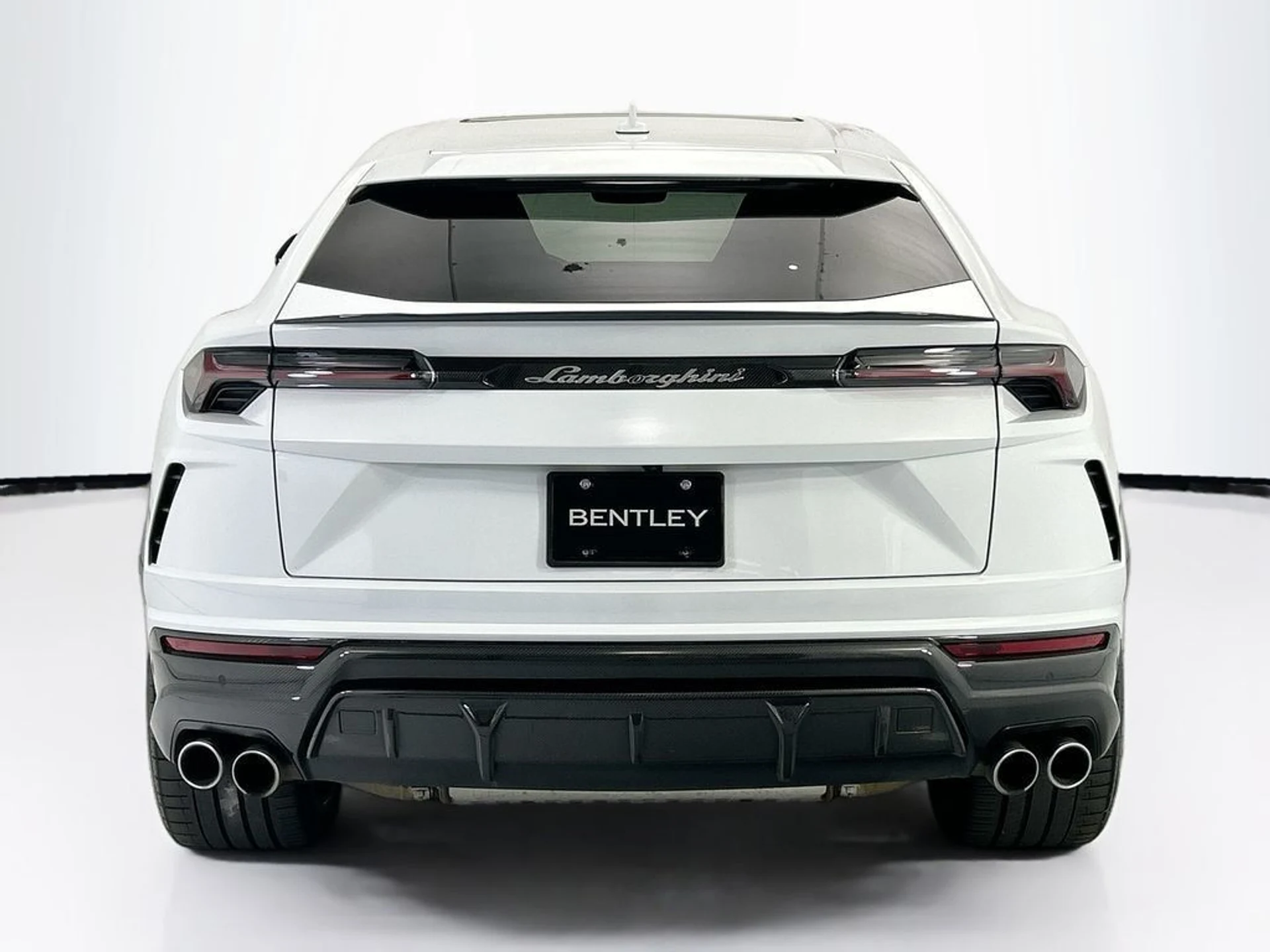 mph005_1988187311_used_2020_lamborghini_urus_awd_8119_23020577_6_1024_8b8ddf9679