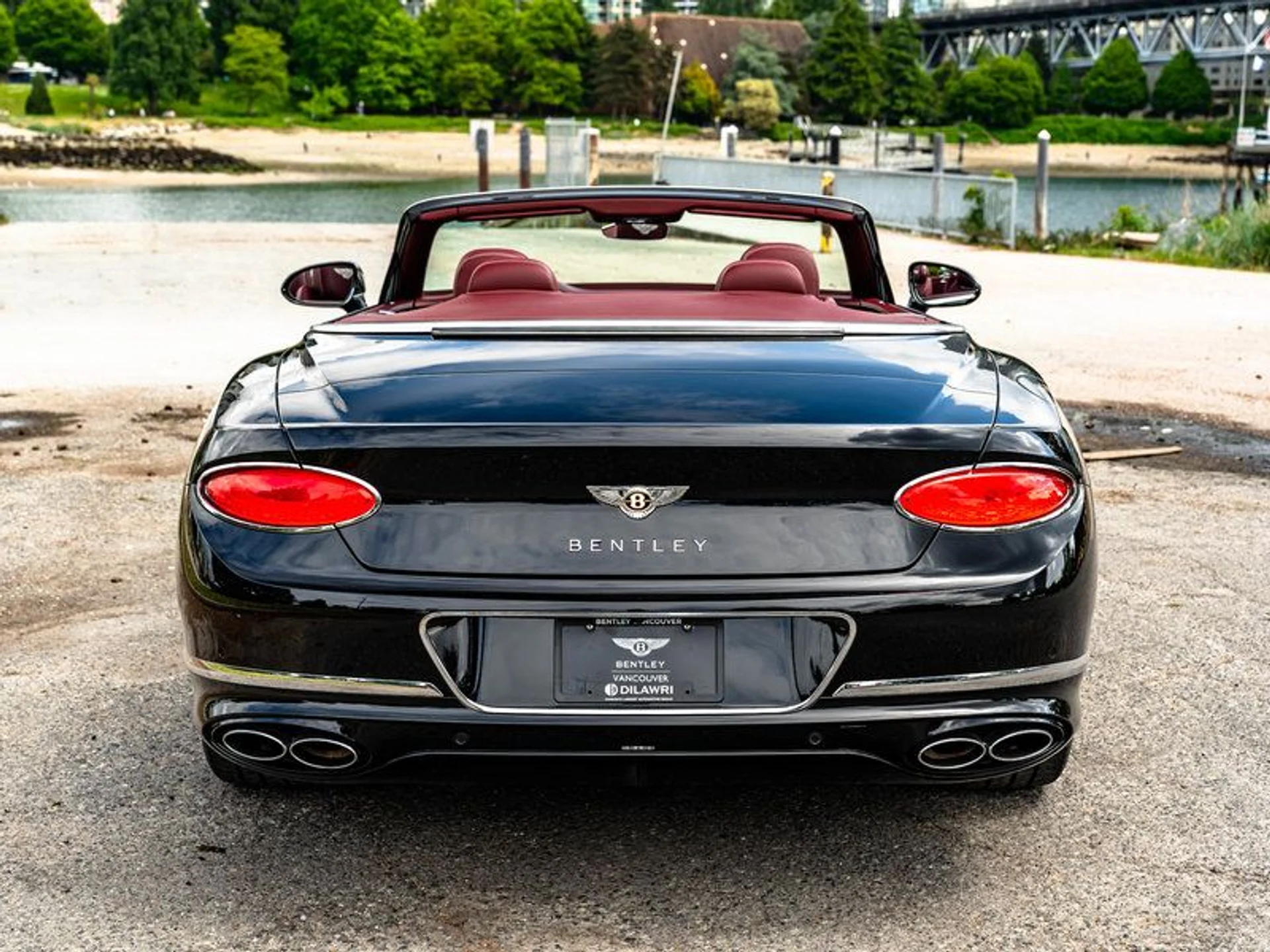 mph005_1994726987_38334218_06955_2020_bentley_continental_gt_convertible_006_571cb290bd