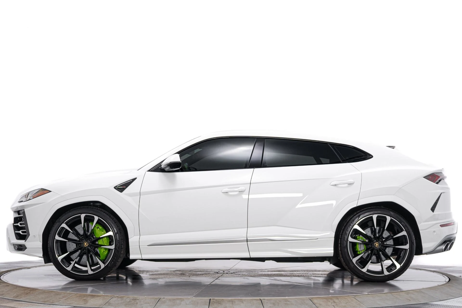 mph005_1995947589_Used_2021_Lamborghini_Urus_Q_Citura_interior_Ventilated_Front_Seats_with_Massage_1772724519_9ed6e9d084