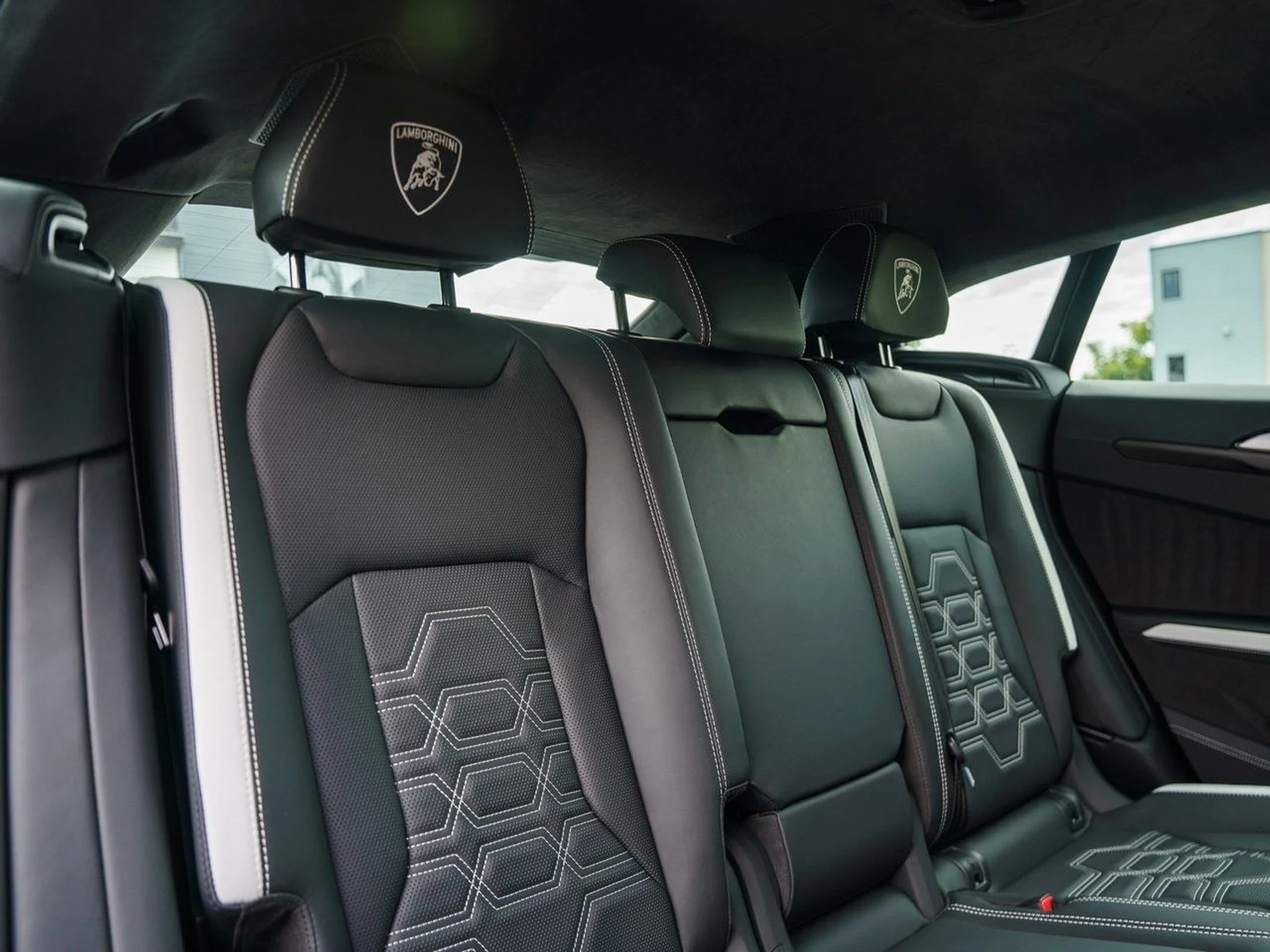 mph005_2002388420_6ce47b6c4010734eeca975b3f35243e8x_7701f8502a