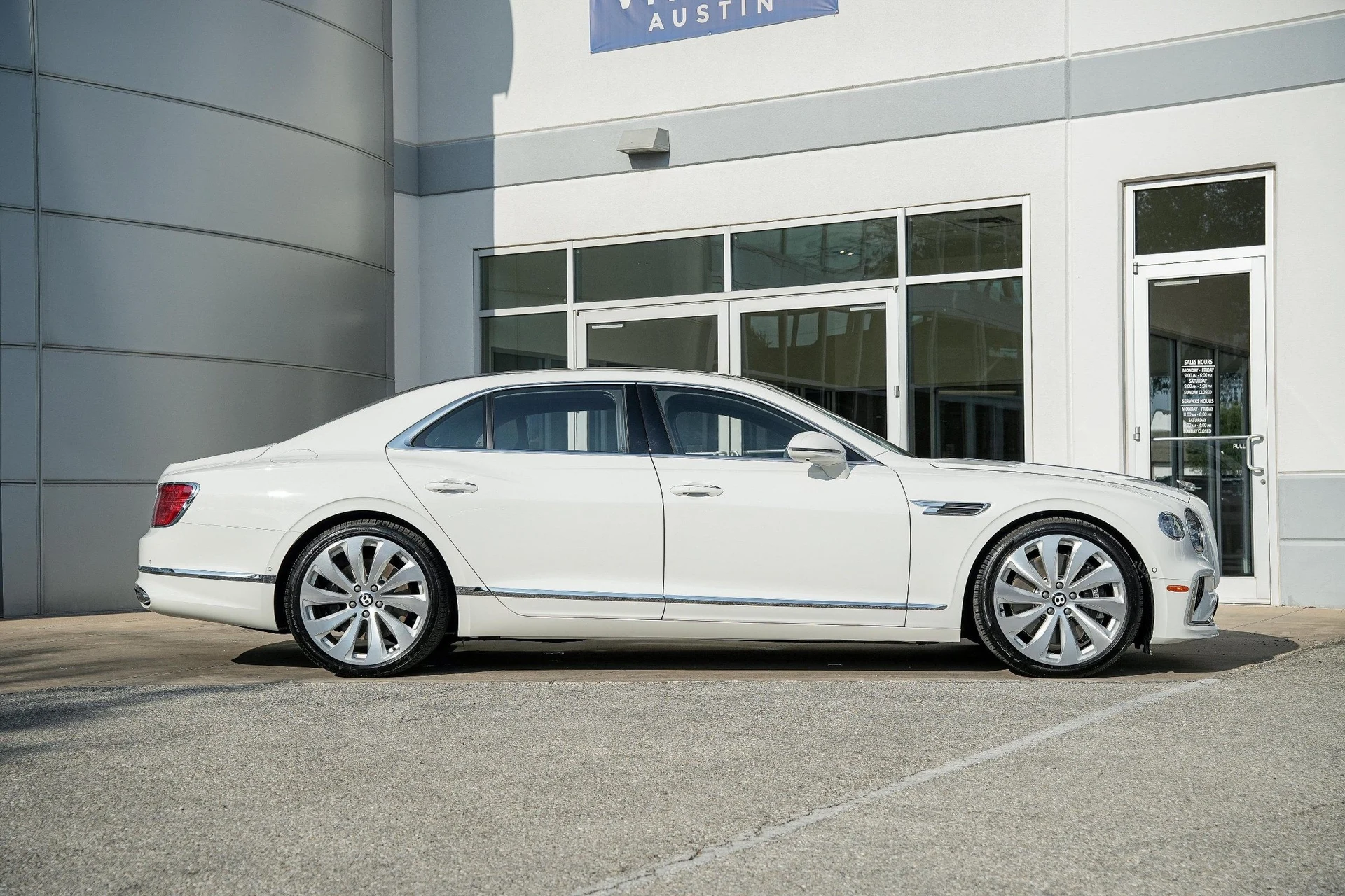 mph005_2003018395_Hi_Tech_Luxury_Imports_LLC_SCBBP_6_ZG_7_TC_024549_image_5_2cced0436a