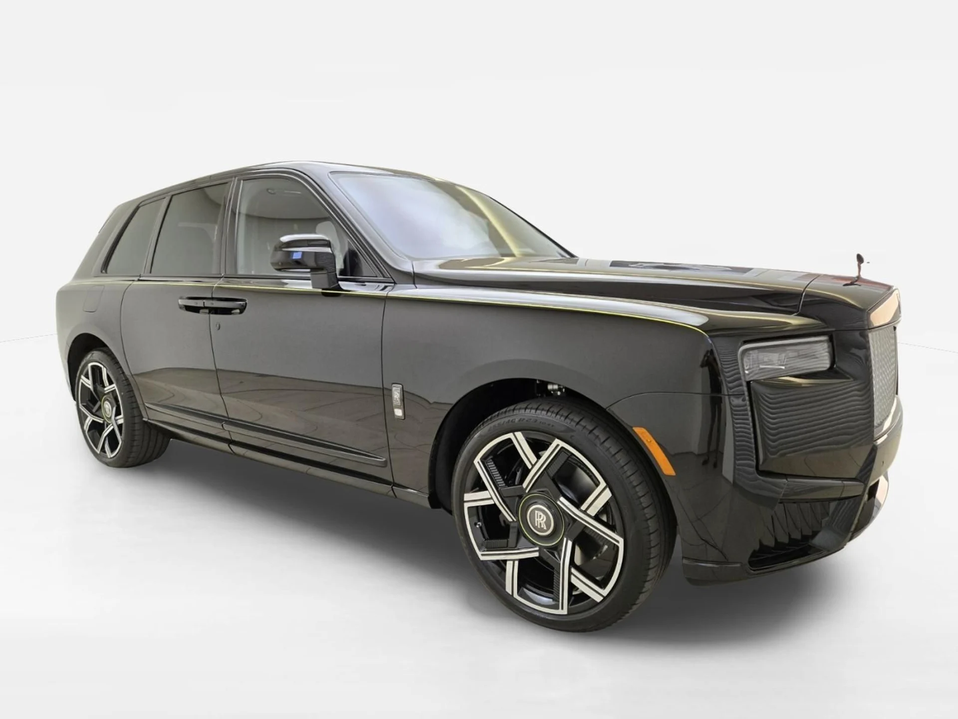 mph005_2019304576_New_2026_Rolls_Royce_Cullinan_Black_Badge_1778304020_89293b188e