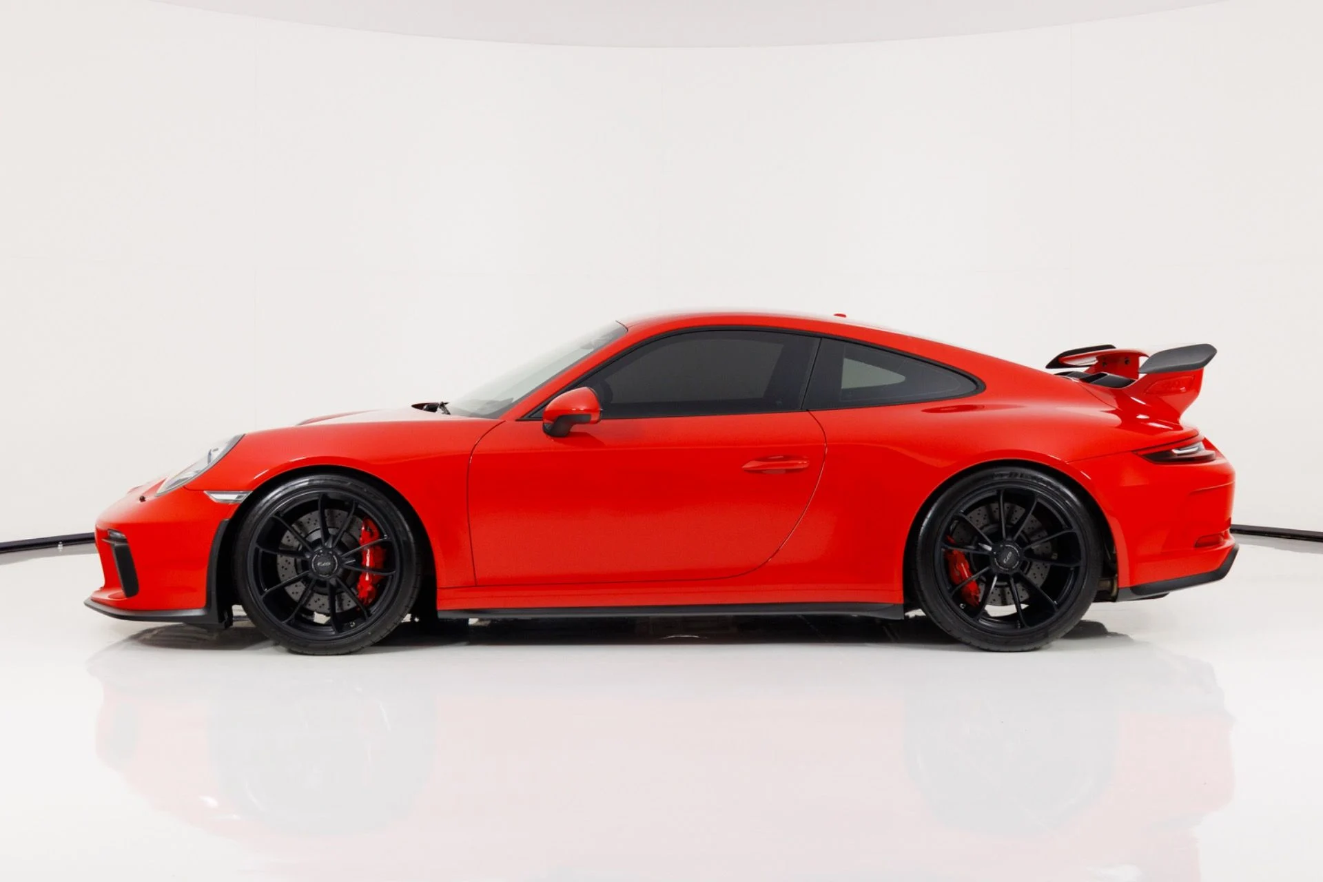 mph005_2026257095_Used_2018_Porsche_911_GT_3_1782237111_e5897f3a5a